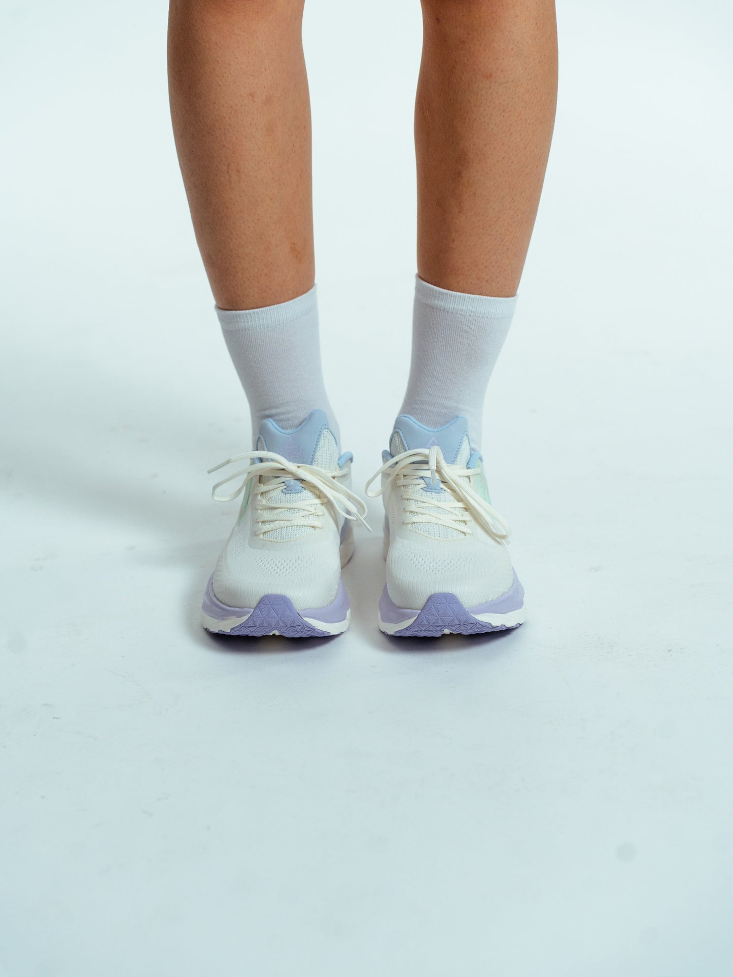 Кроссовки женские для бега Peak EXT52188H white/purple