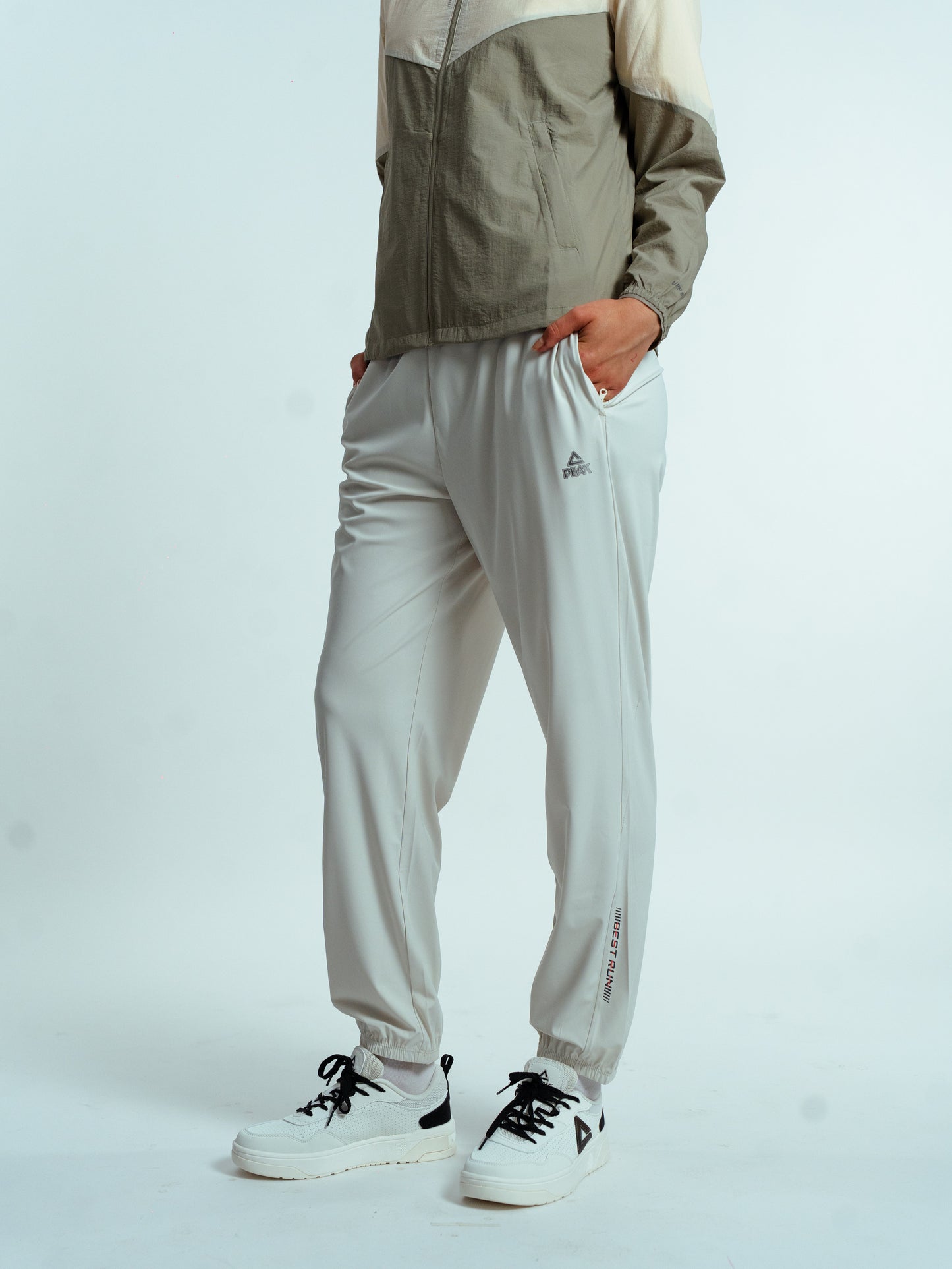 Кроссовки женские Peak Casual EXT52368B white/black