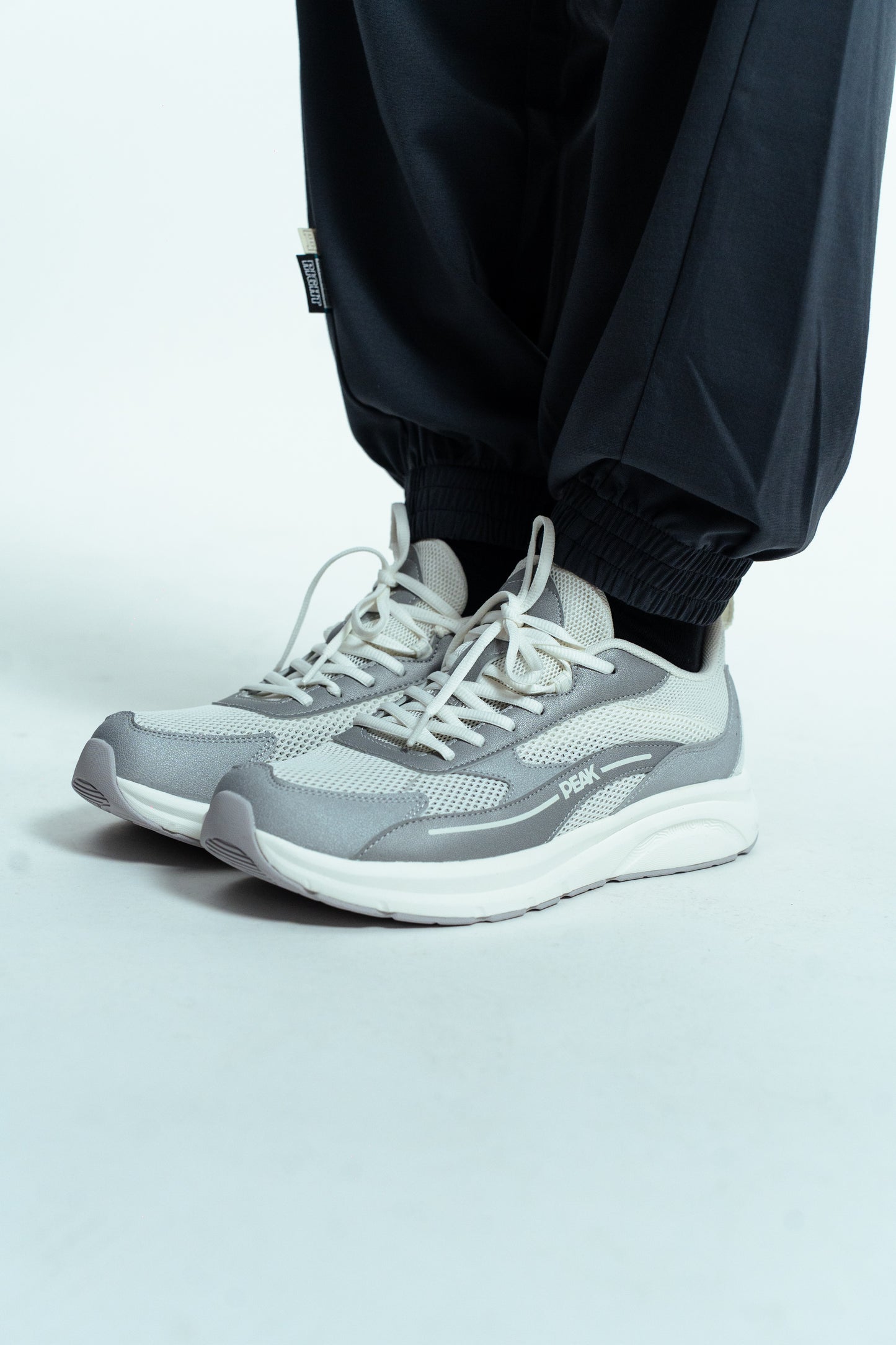 Кроссовки мужские для бега Peak EXT52807J white/silver