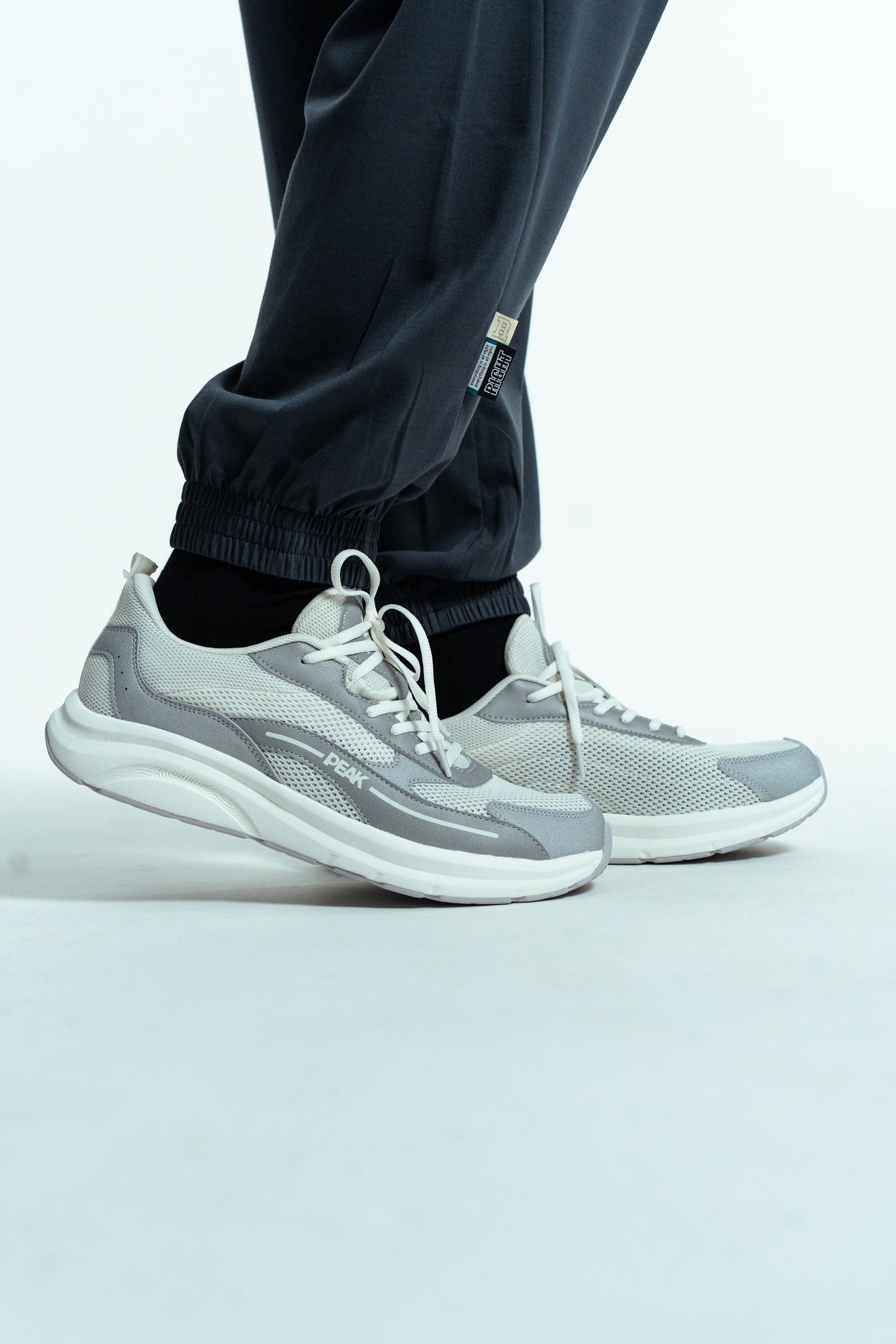 Кроссовки мужские для бега Peak EXT52807J white/silver