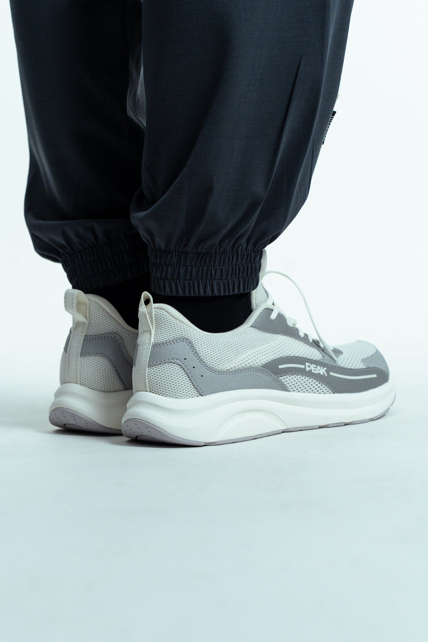 Кроссовки мужские для бега Peak EXT52807J white/silver