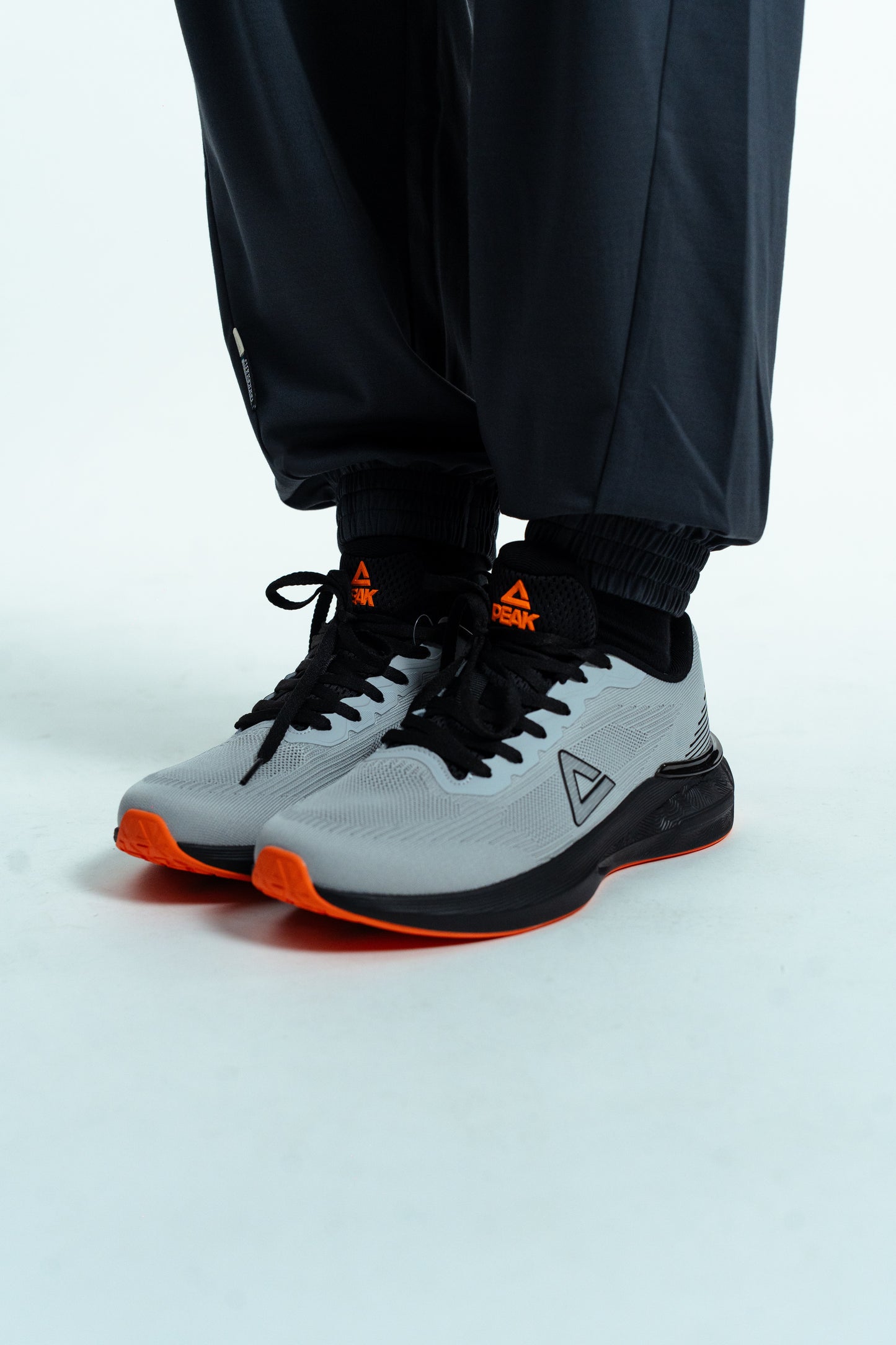 Adidași de alergare pentru bărbați Peak EXT52917H grey/black