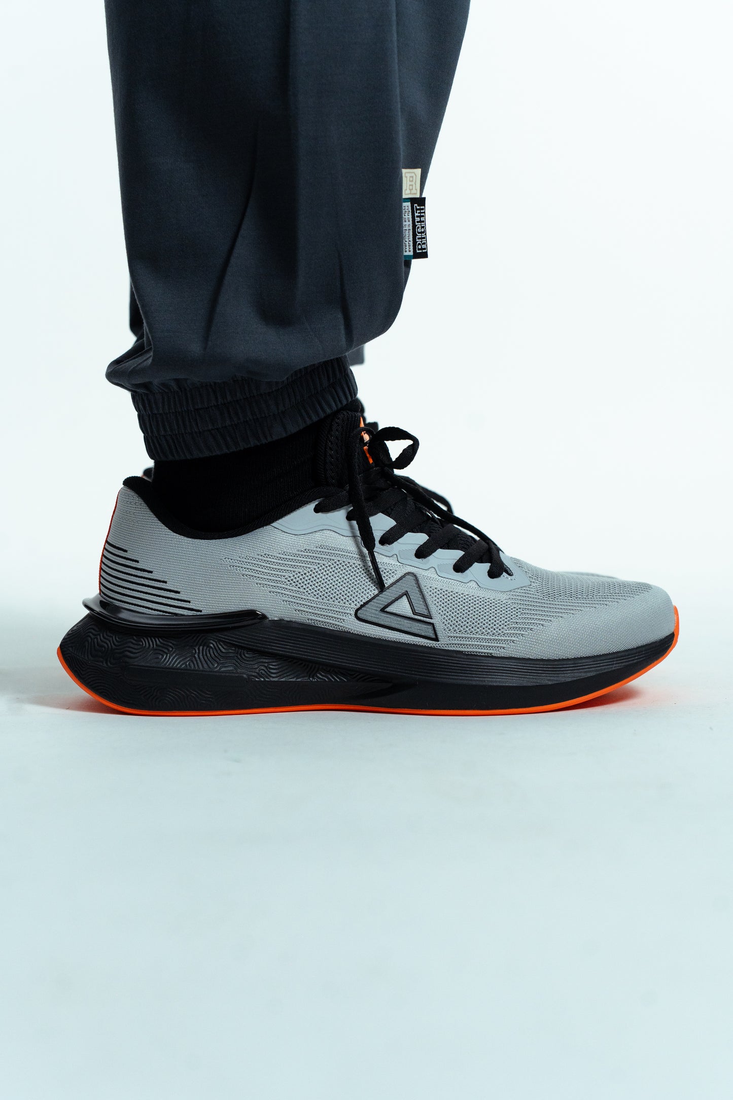 Adidași de alergare pentru bărbați Peak EXT52917H grey/black