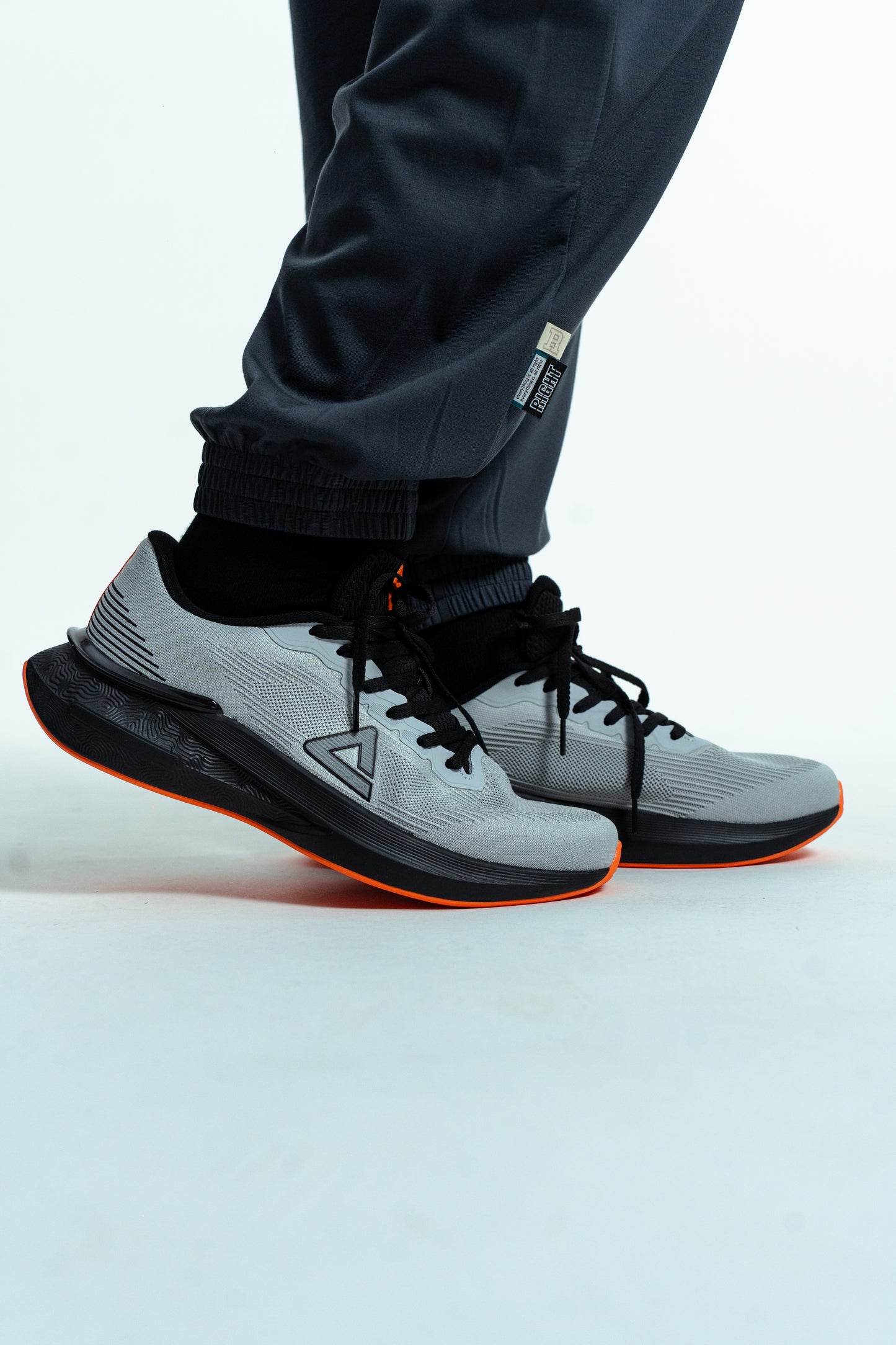 Adidași de alergare pentru bărbați Peak EXT52917H grey/black