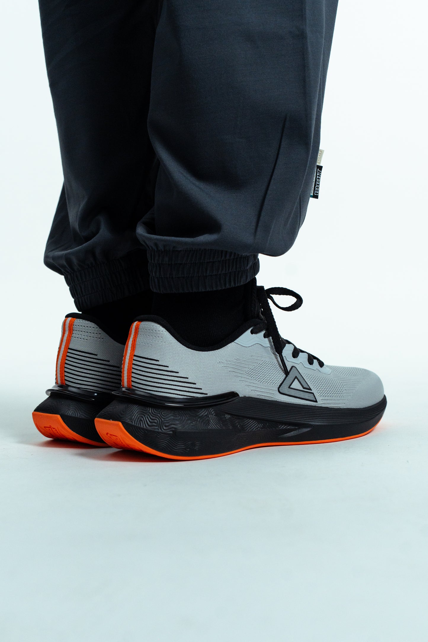 Adidași de alergare pentru bărbați Peak EXT52917H grey/black