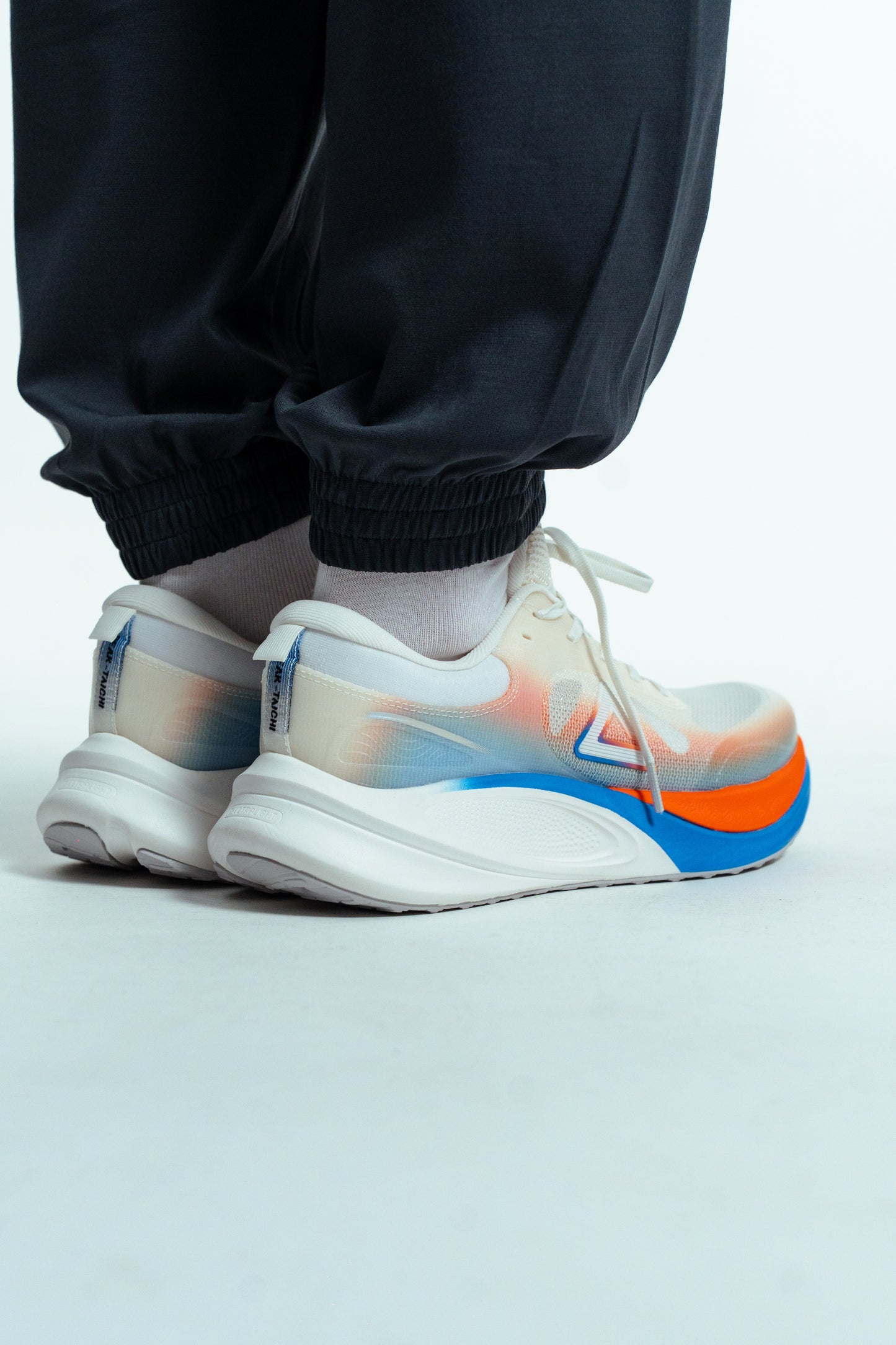 Кроссовки мужские для бега Peak EXT52907H white/blue