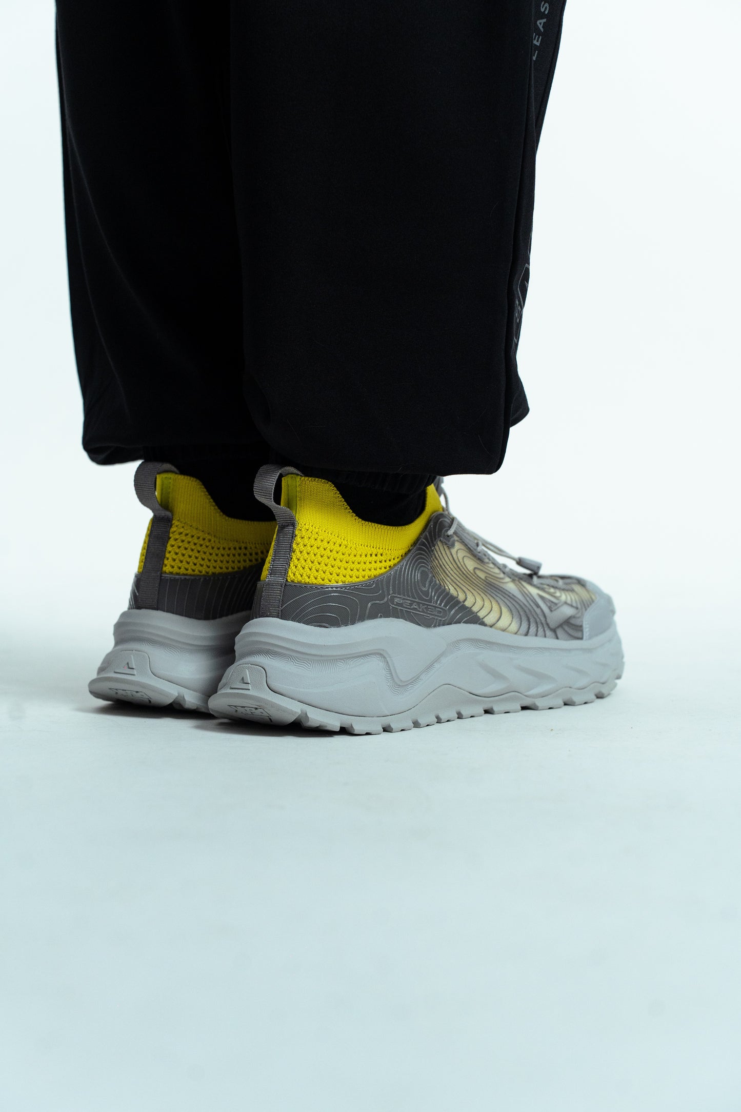 Кроссовки мужские Peak Casual EXT52501G ice grey