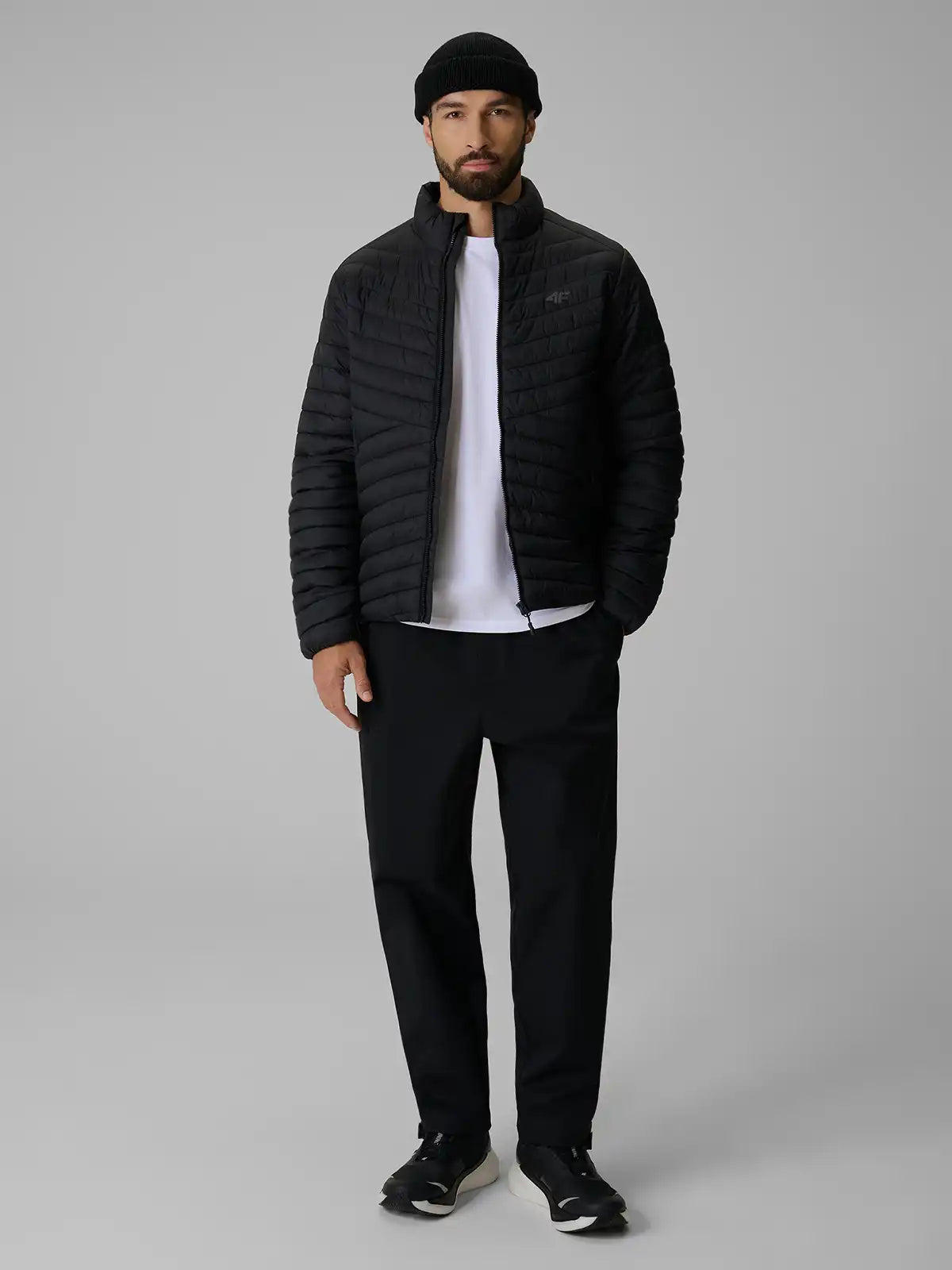 Jachetă de puf pentru bărbați 4F  M0934 4FWAW26TDJAM0934 deep black