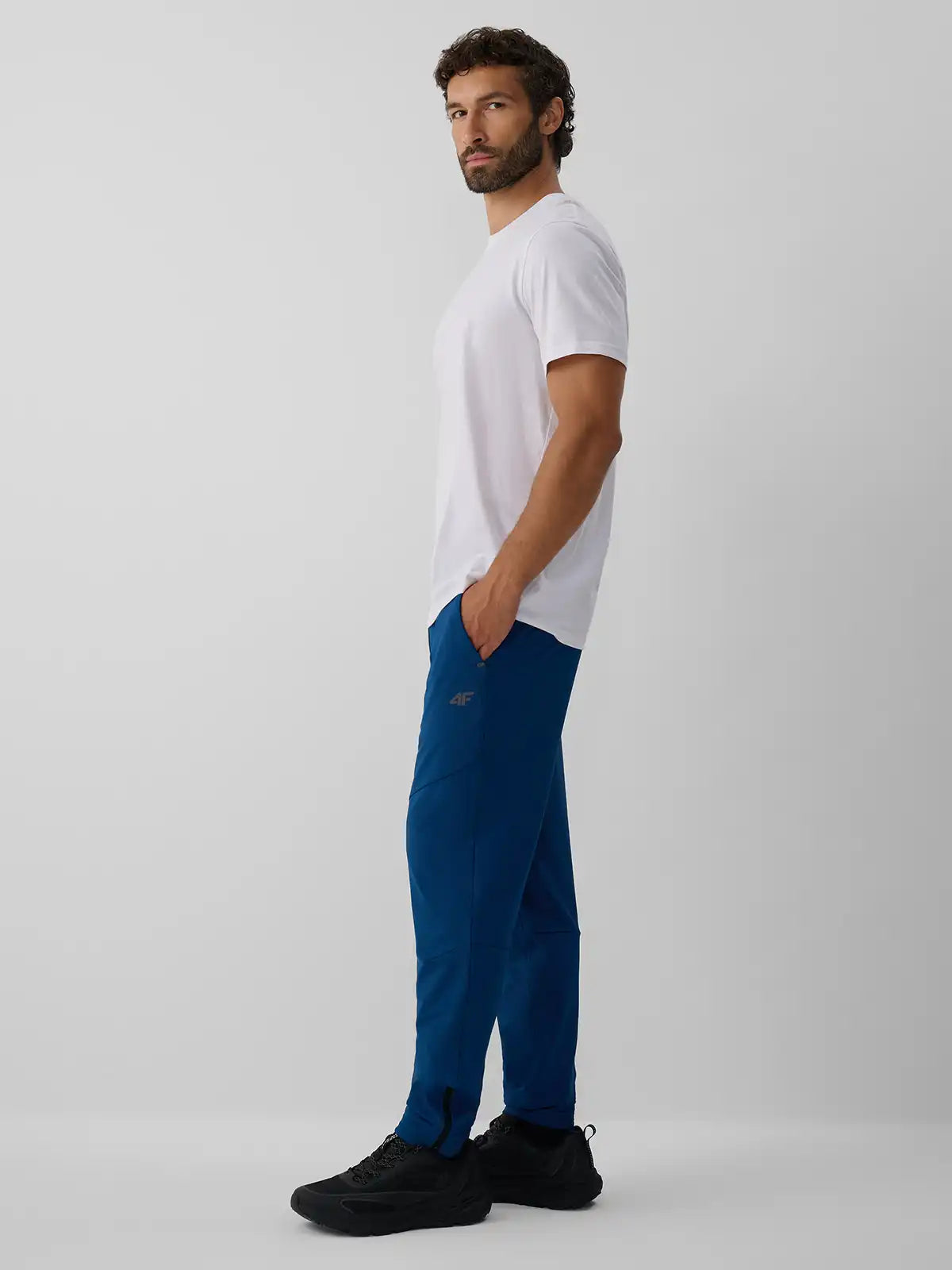 Pantaloni sportivi pentru bărbați 4F M1804 4FWAW26TTROM1804 teal