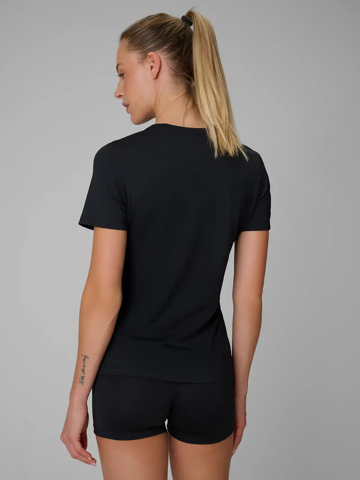 Женская футболка для фитнеса 4F F2325 4FWAW26TFTSF2325 black