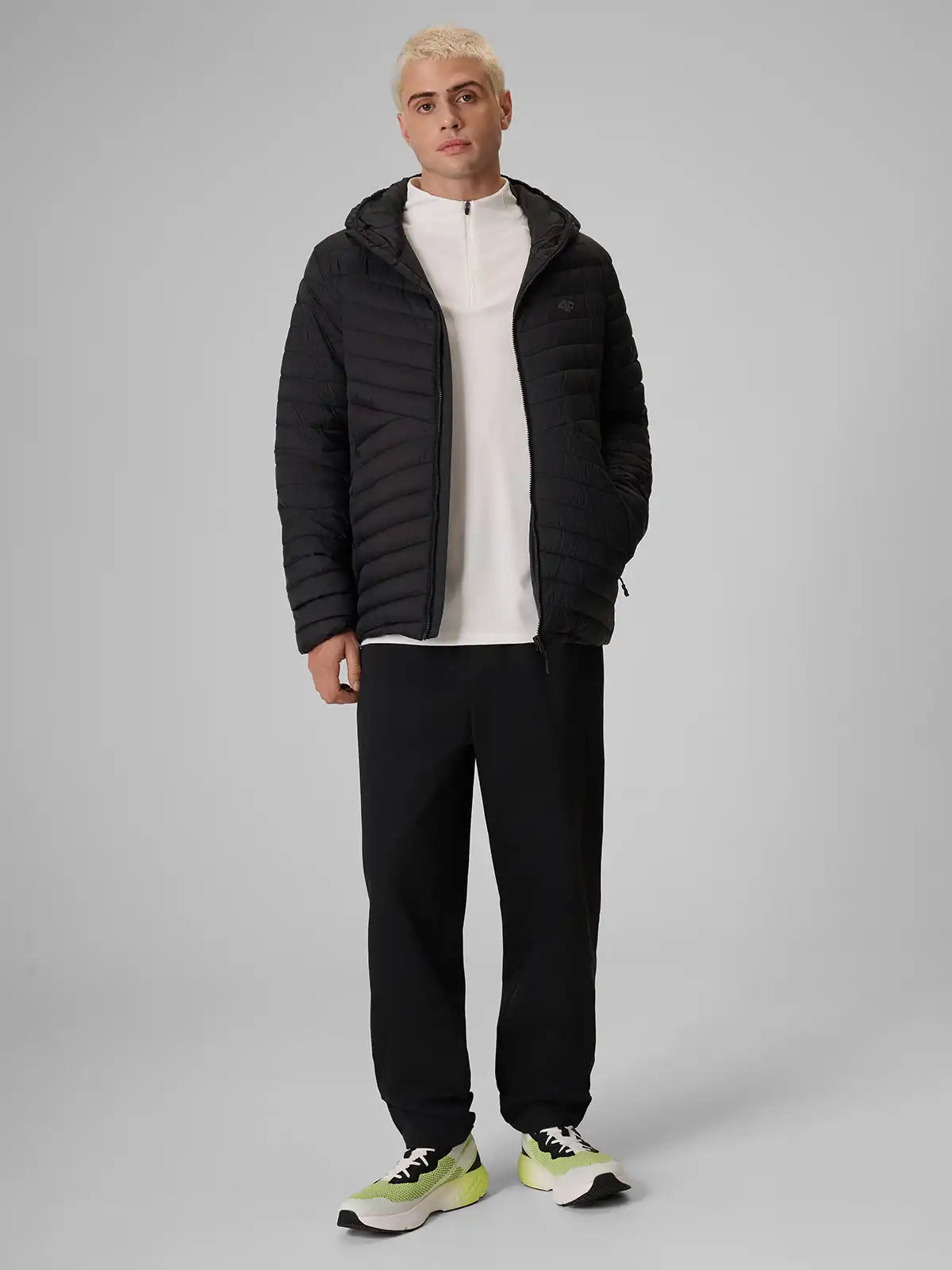 Мужской пуховик с капюшоном 4F M0935 4FWAW26TDJAM0935 deep black