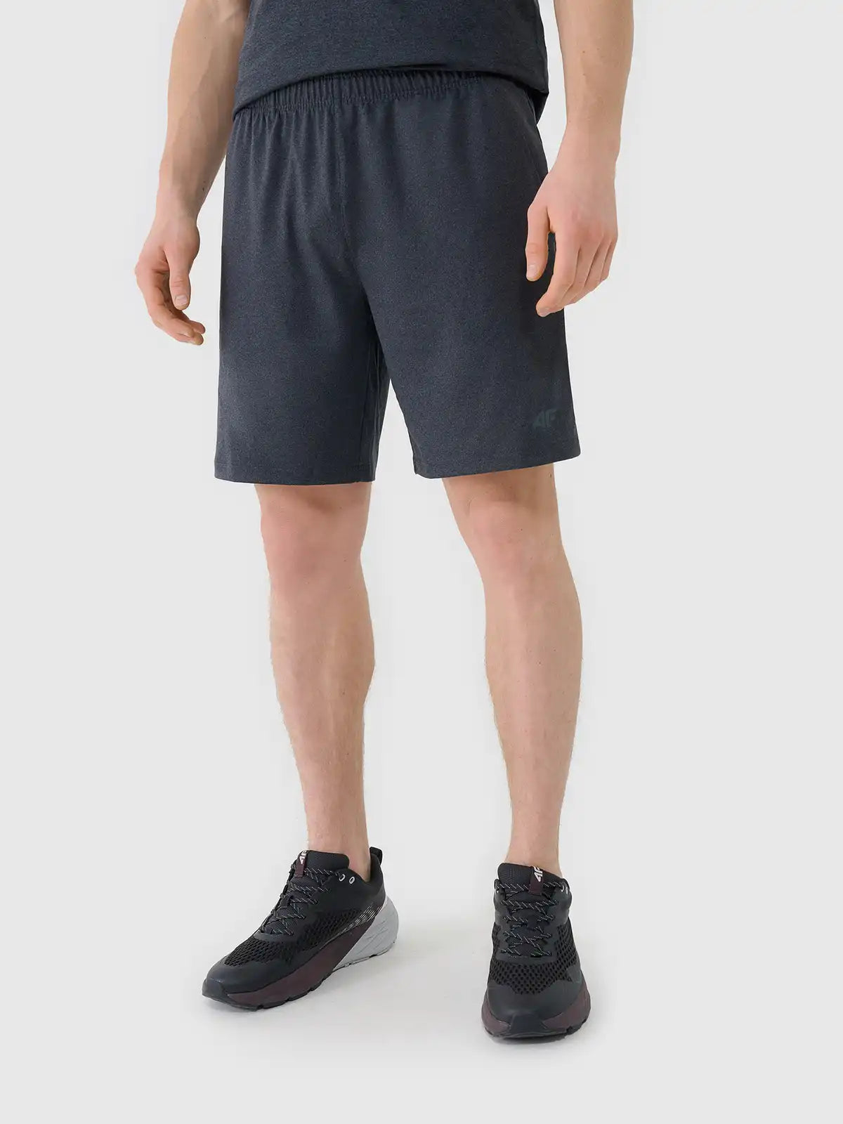 Pantaloni scurți de antrenament pentru bărbați  4F M1277 4FWSS26TFSHM1277 anthracite melange
