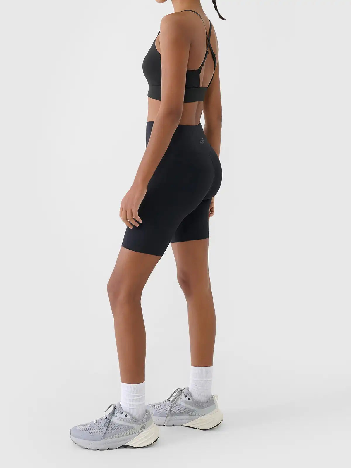 Legginși scurți de fitness pentru femei 4F F085 4FWSS26TFSTF085 deep black