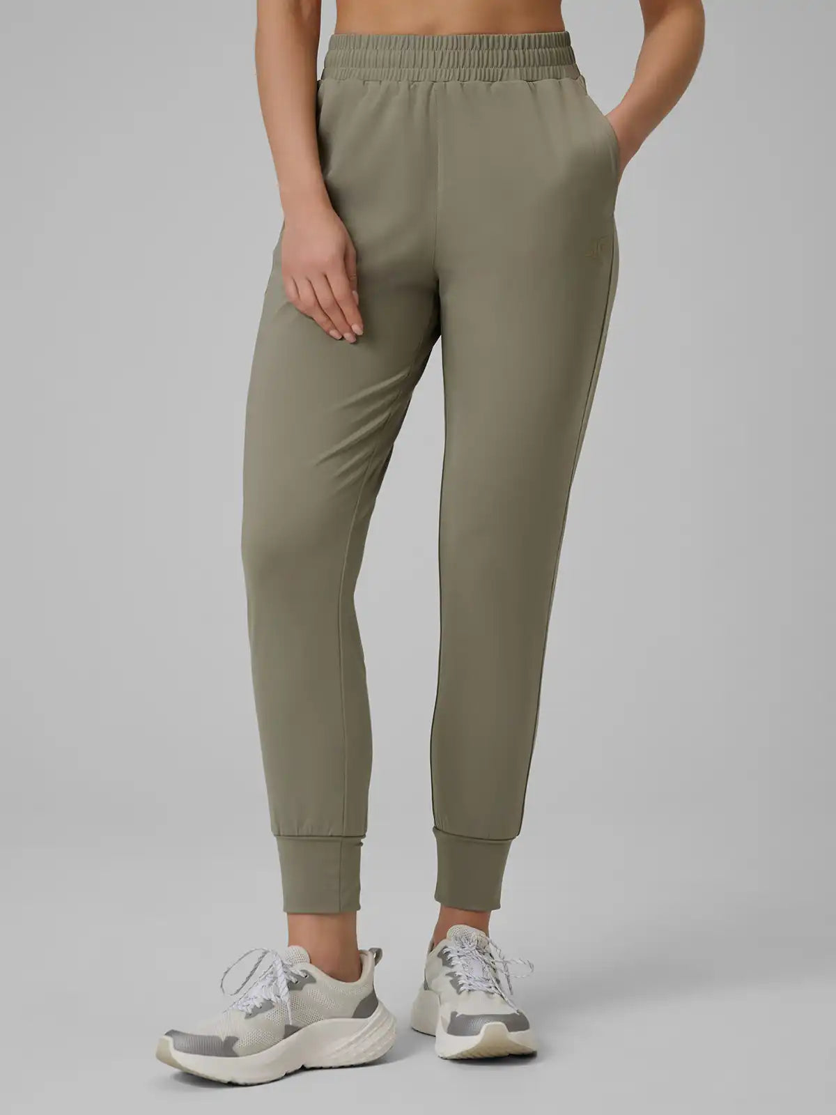 Pantaloni sport pentru femei 4F  F1074 4FWSS26TFTRF1074 green