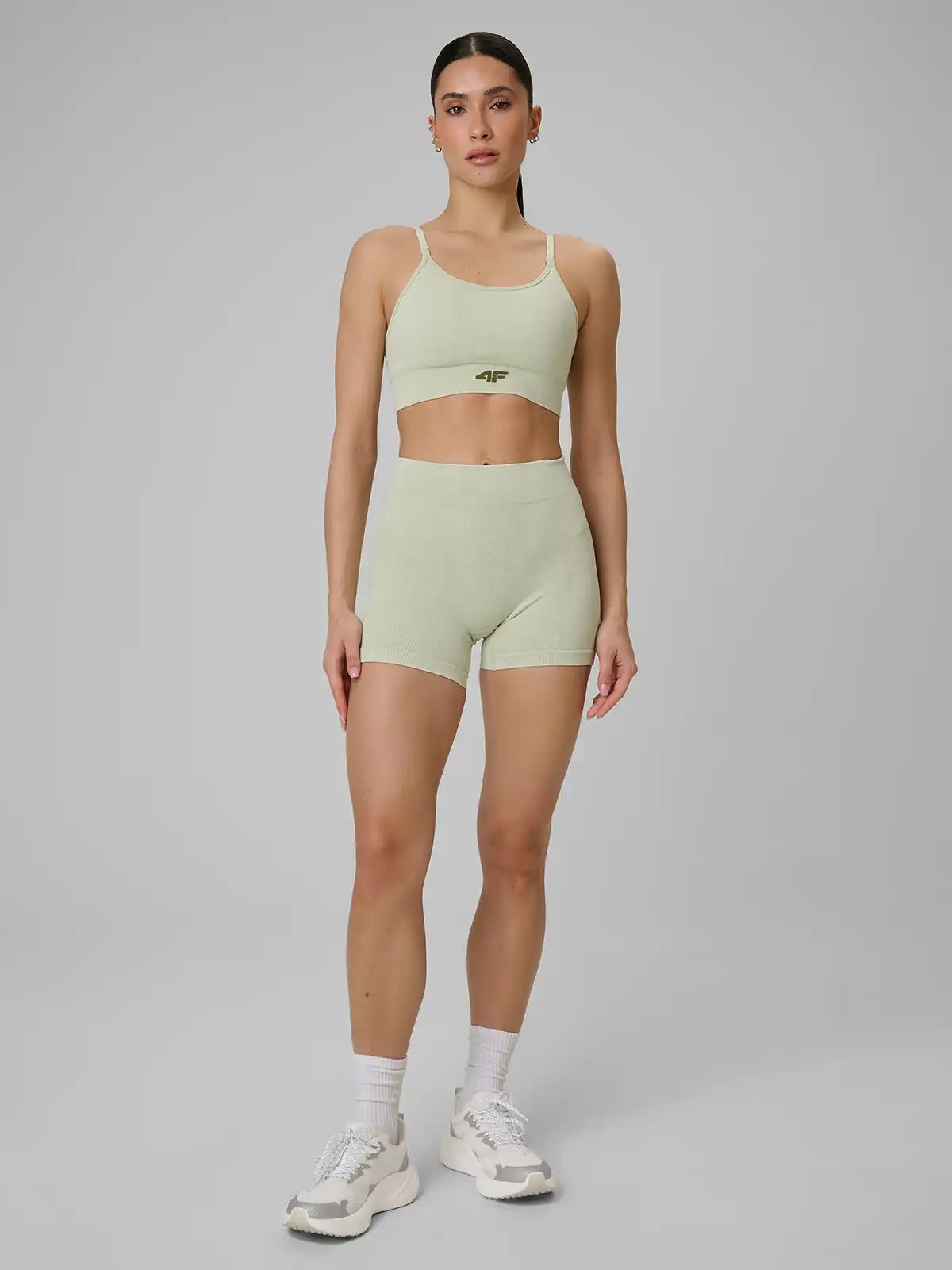 Женские короткие леггинсы для фитнеса  4F F072 4FWSS26TFSTF072 light green