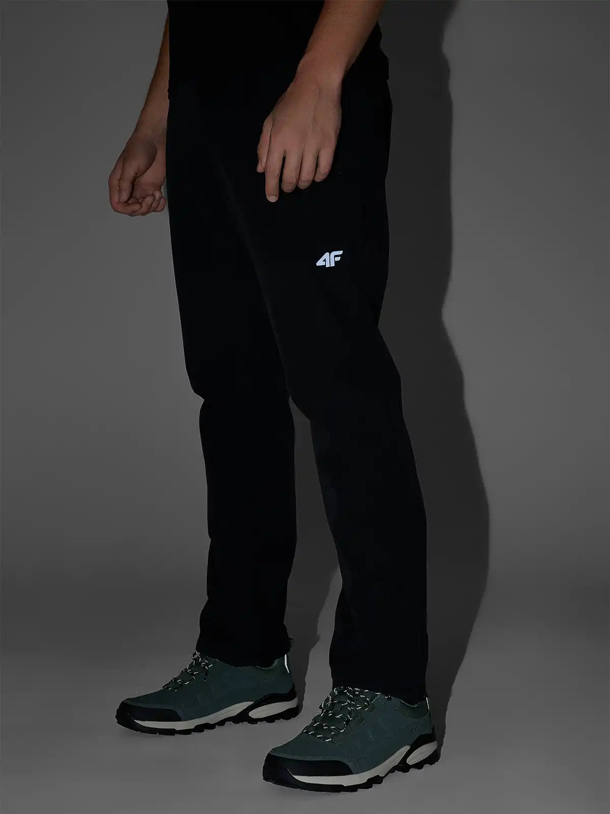 Pantaloni impermeabili pentru bărbați 4F M0990 4FWAW25TFTRM0990 deep black