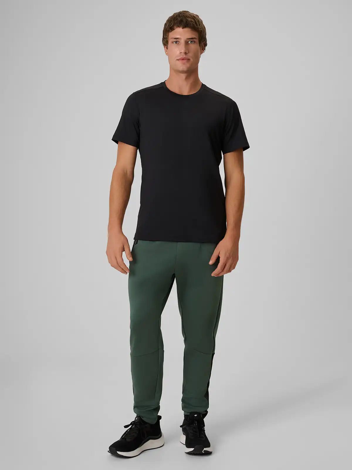 Pantaloni sportivi pentru bărbați 4F M1426 4FWAW26TFTRM1426 dark green