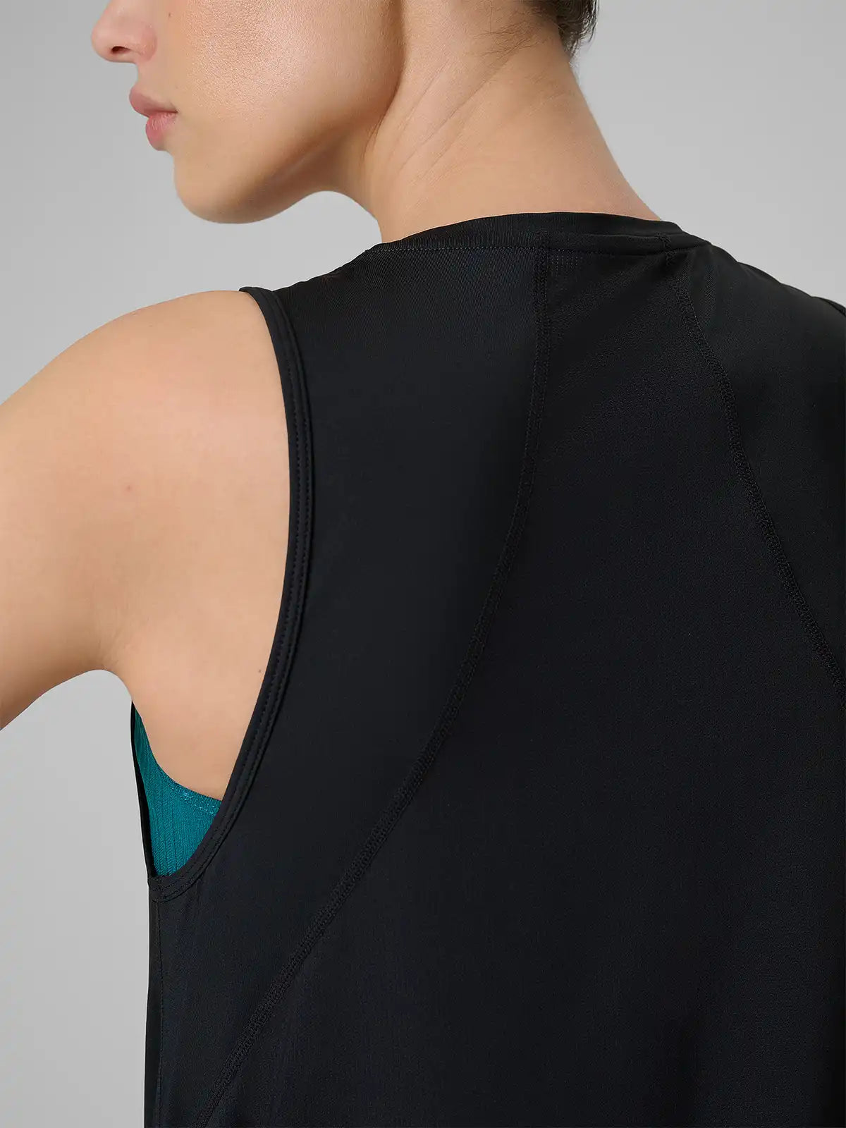 Maiou de fitness pentru femei 4F F0767 4FWSS26TFSLF0767 deep black