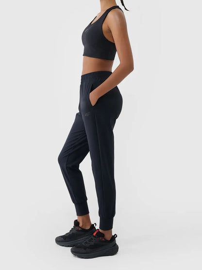  Pantaloni sport pentru femei 4F  F1074 4FWSS26TFTRF1074 deep black