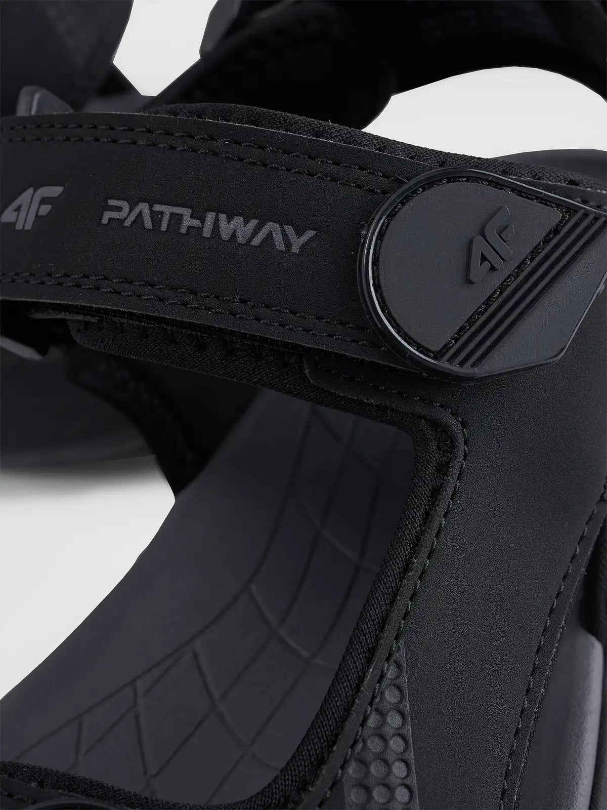 Мужские сандалии 4F M118 4FWSS26FSANM118 black