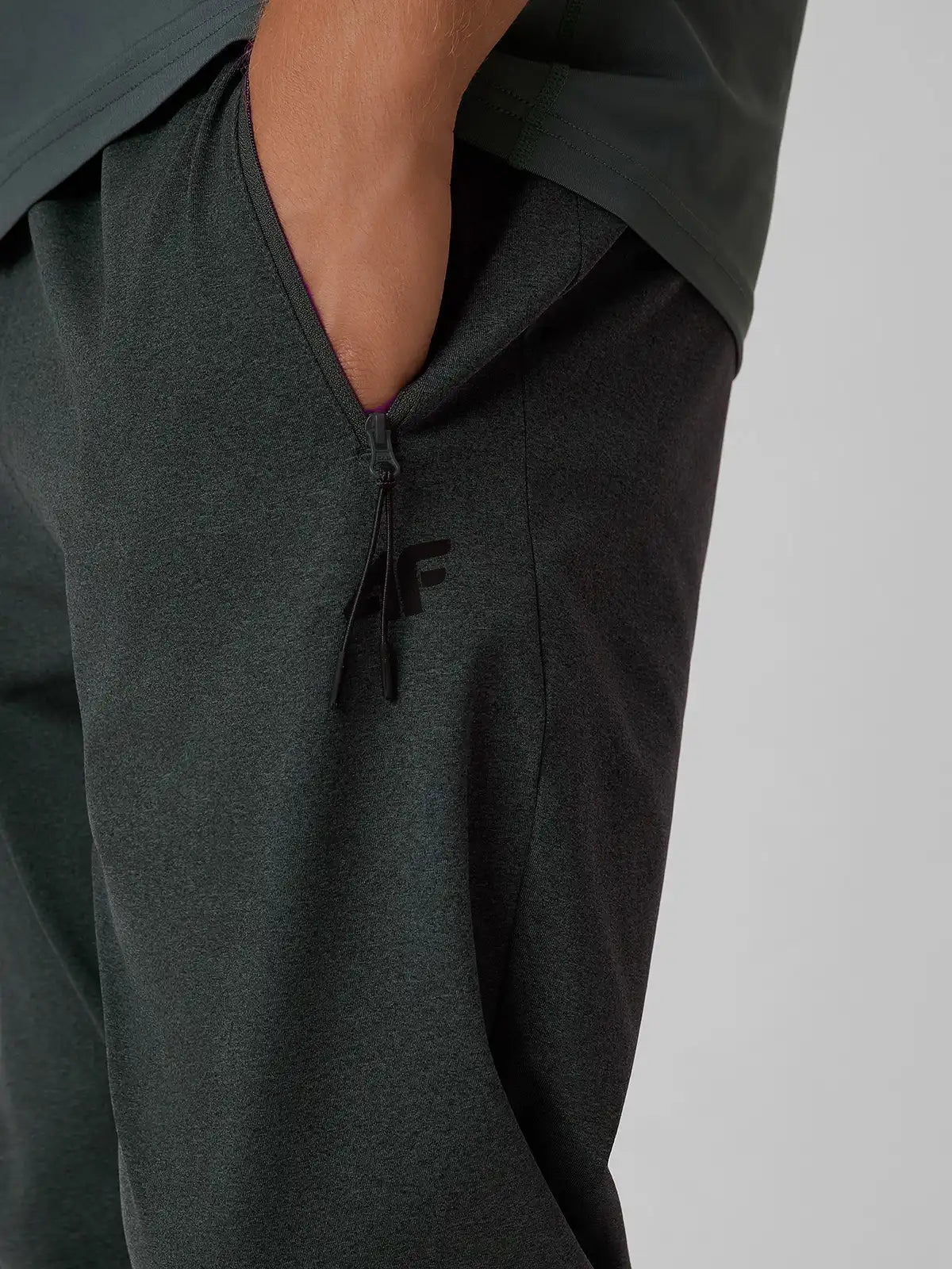 Мужские спортивные штаны 4F  M1424 4FWAW26TFTRM1424 anthracite melange