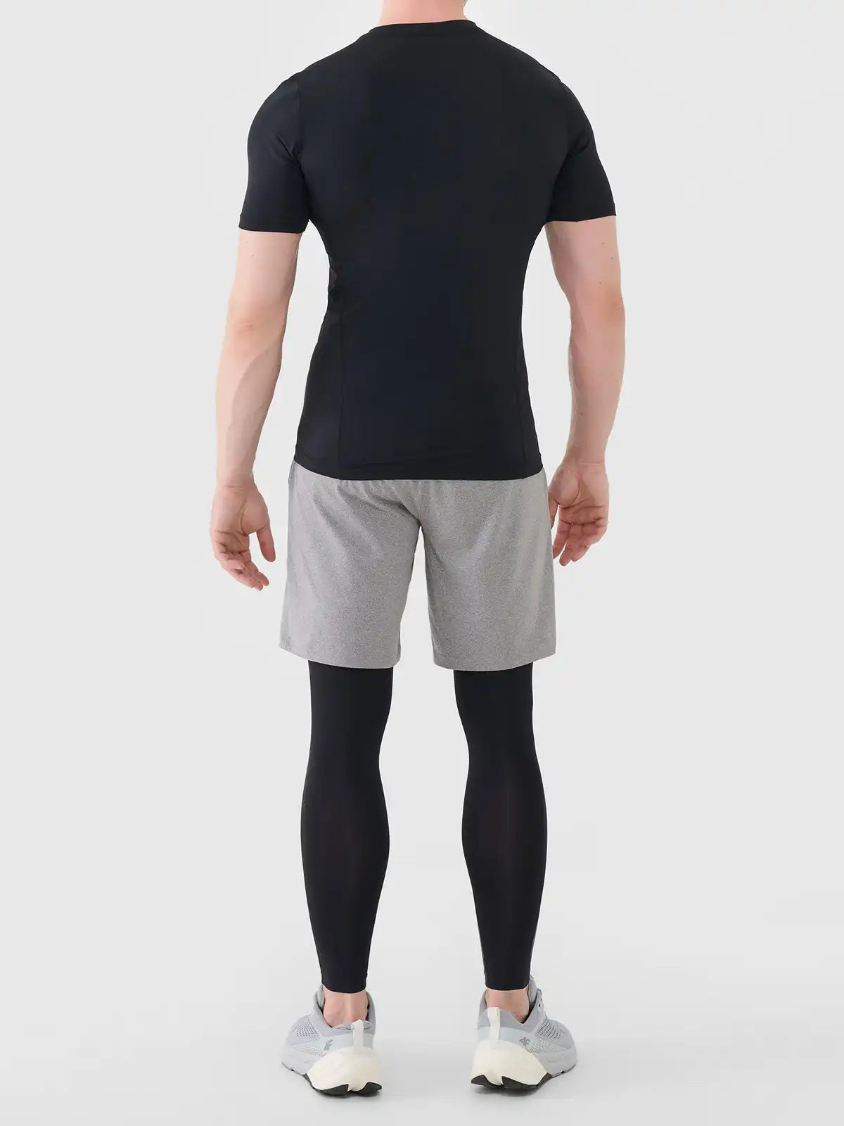Pantaloni scurți de antrenament pentru bărbați  4F M1277 4FWSS26TFSHM1277 grey melange