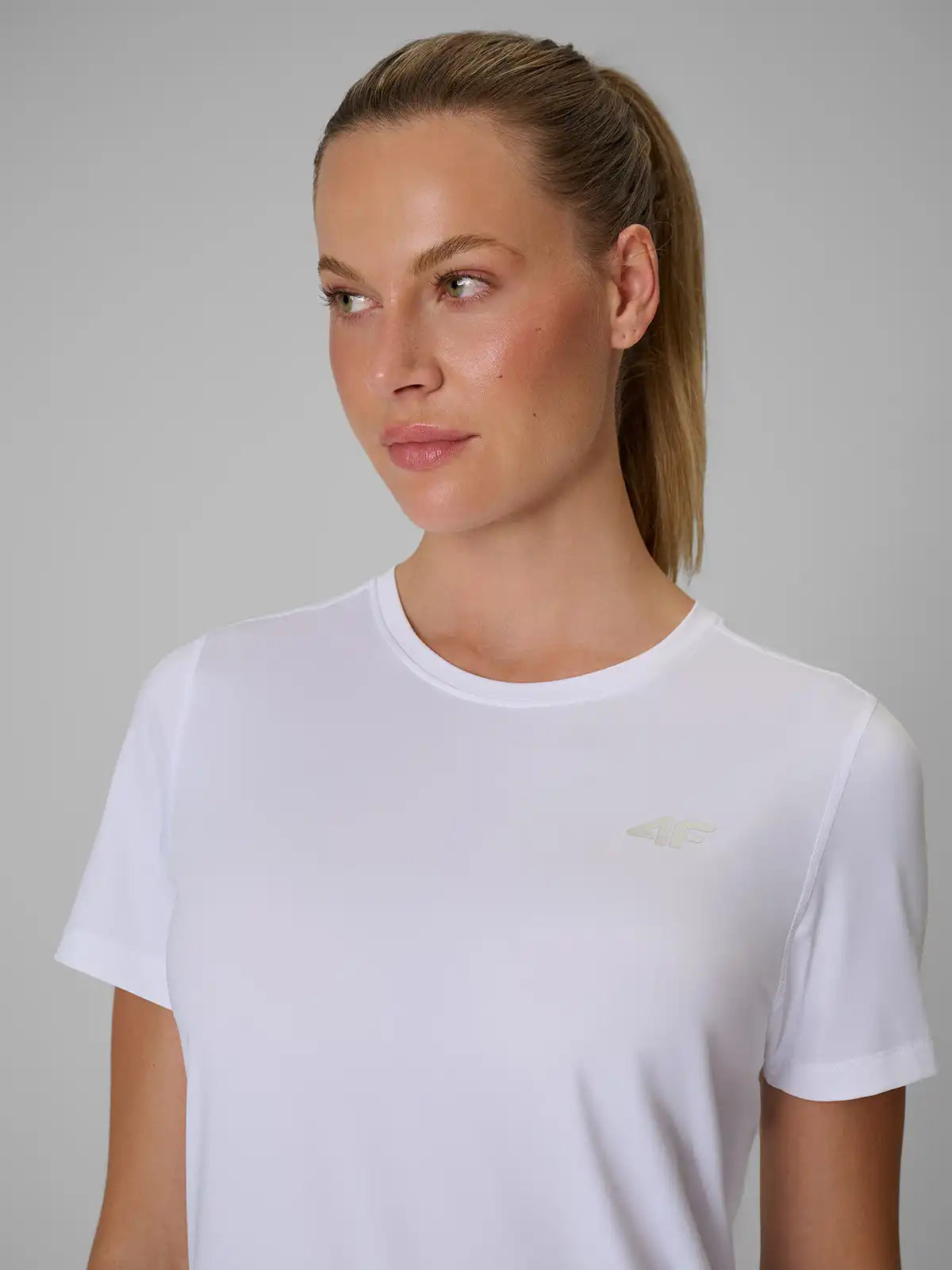 Женская футболка для фитнеса 4F F2325 4FWAW26TFTSF2325 white