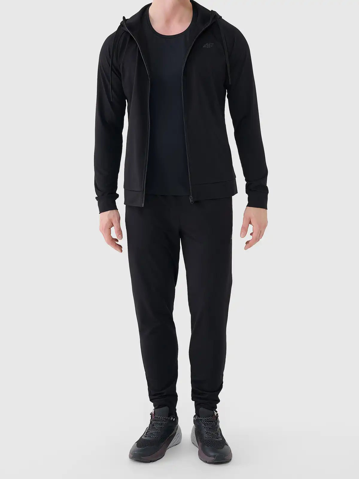 Pantaloni sportivi pentru bărbați 4F M1046 4FWSS26TFTRM1046 deep black 