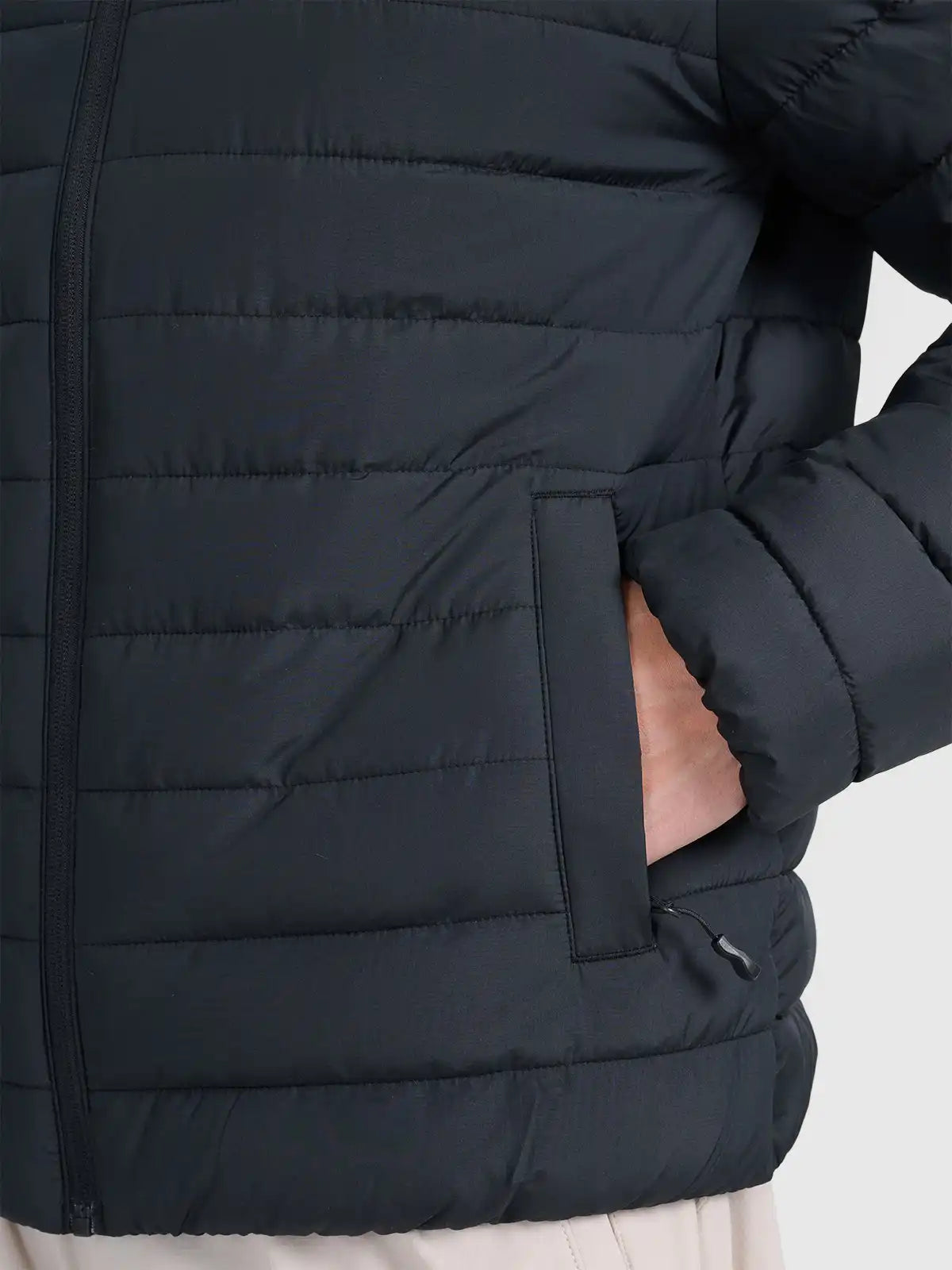 Мужской пуховик 4F M597 4FWAW25TDJAM597 deep black