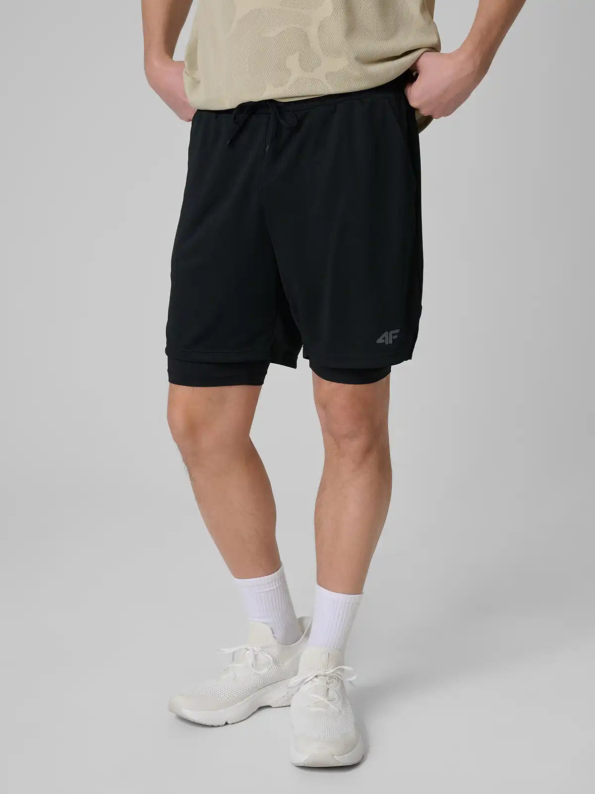 Pantaloni scurți de antrenament pentru bărbați  4F M1259 FNK 2in1 4FWSS26TFSHM1259 deep black