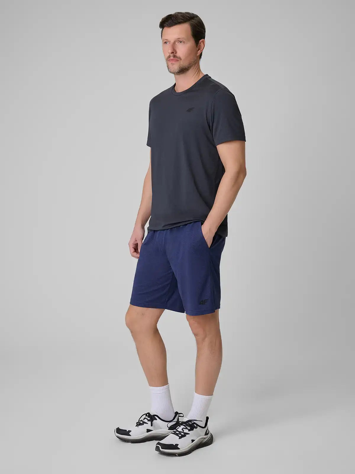 Pantaloni scurți de antrenament pentru bărbați  4F M1277 4FWSS26TFSHM1277 navy melange