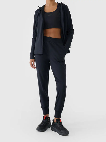  Pantaloni sport pentru femei 4F  F1074 4FWSS26TFTRF1074 deep black