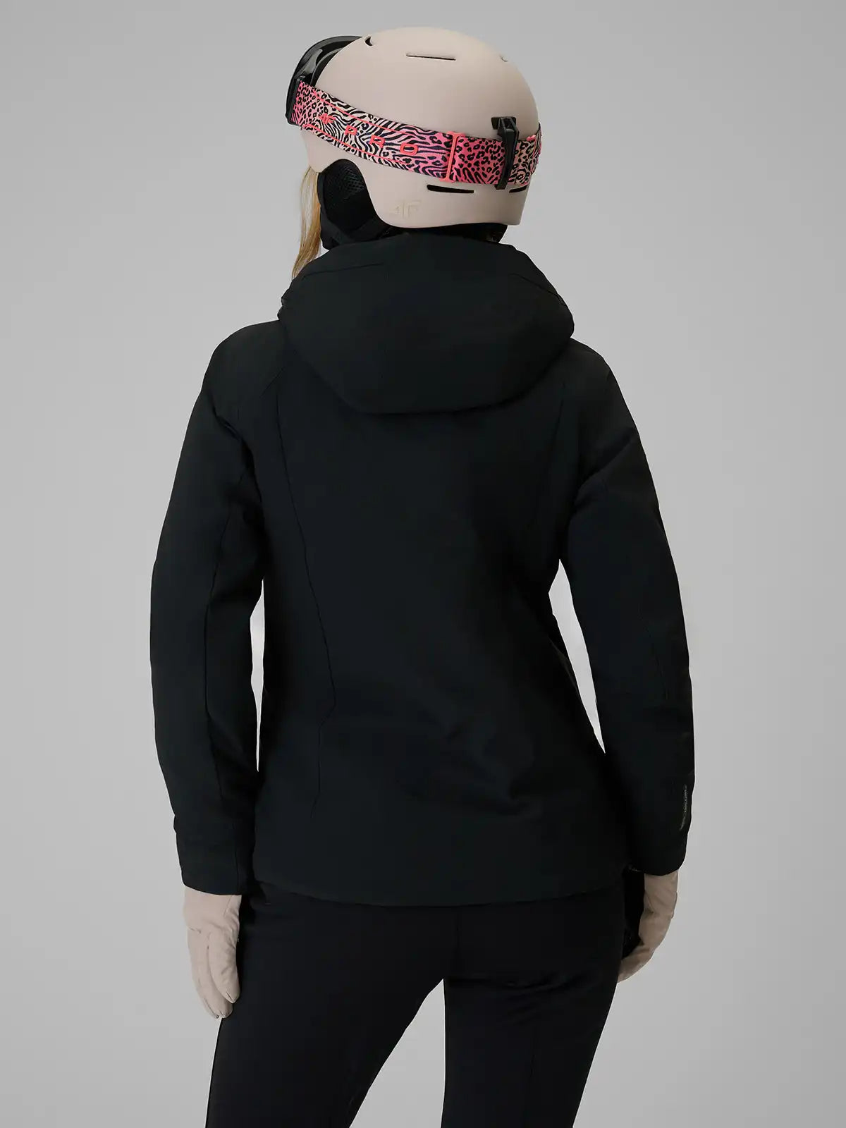 Женская лыжная куртка  4F F1221 4FWAW26TTJAF1221 deep black