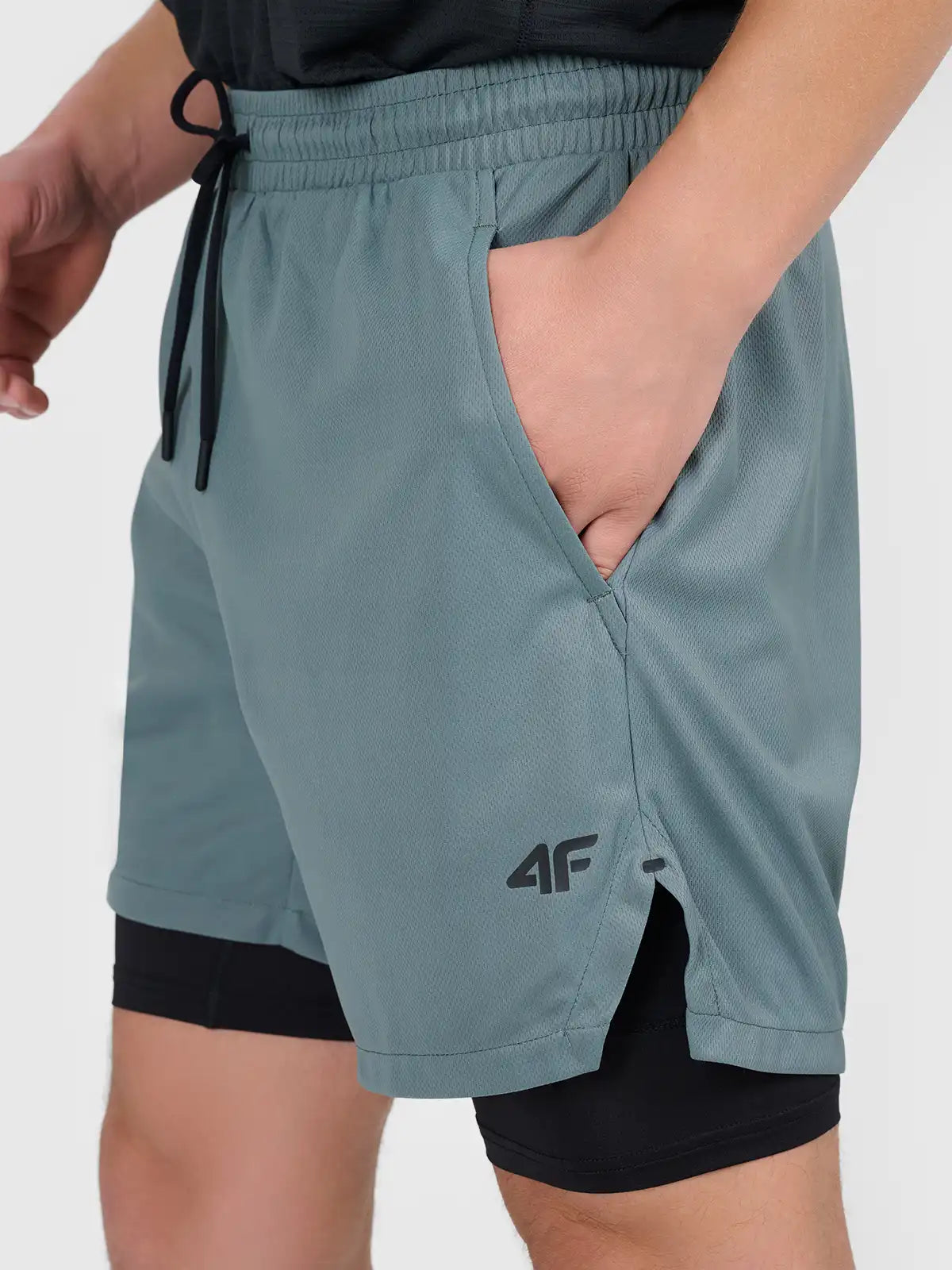 Pantaloni scurți de fitness pentru bărbați 4F M1738 4FWAW26TFSHM1738 green