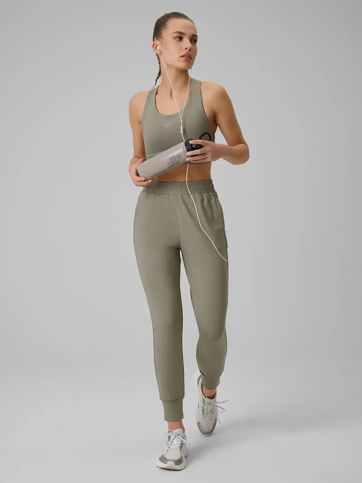 Pantaloni sport pentru femei 4F  F1074 4FWSS26TFTRF1074 green