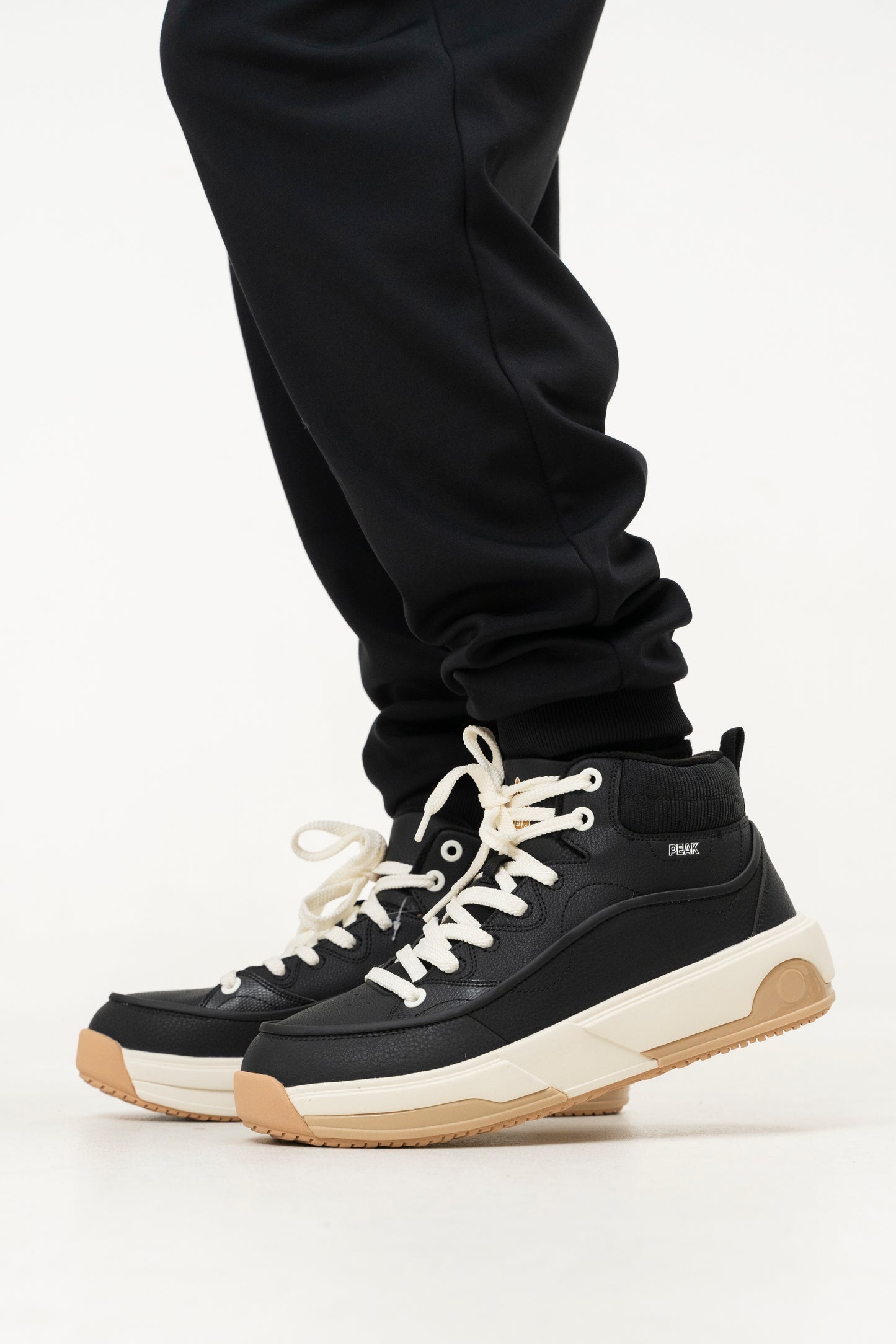 Кроссовки мужские Peak Casual ET44537M black/canvas white