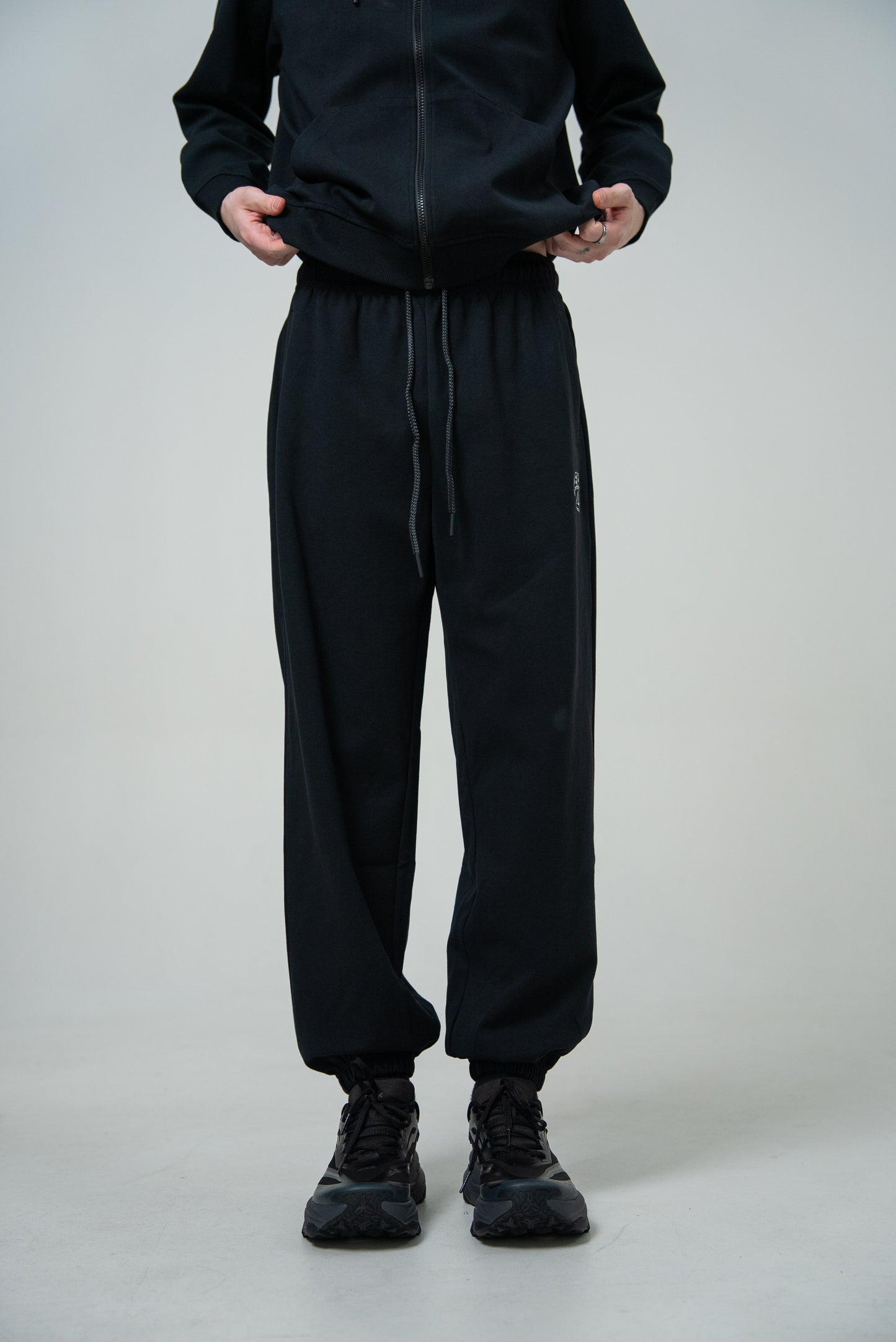 Мужские спортивные штаны Peak FWB253031 black