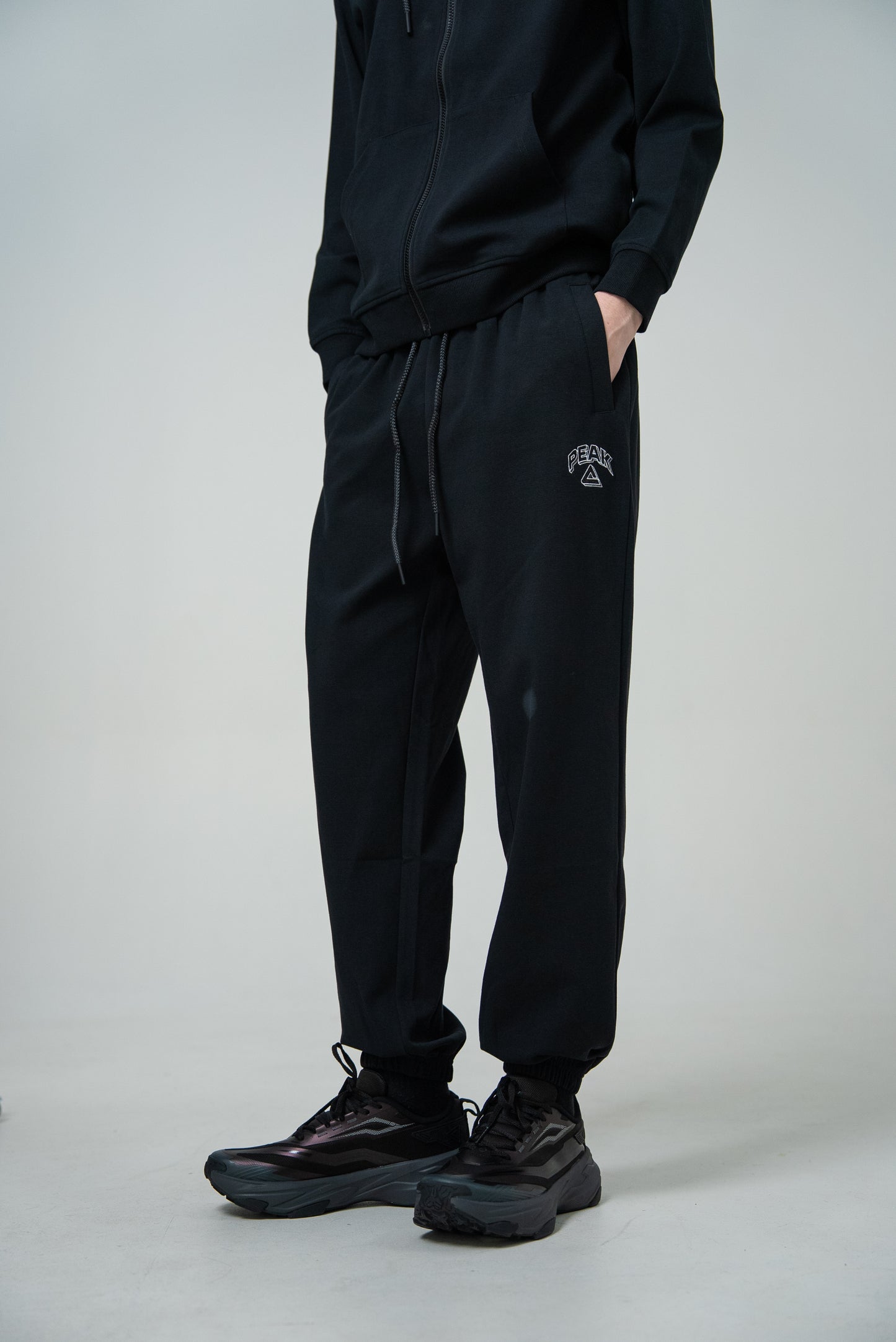 Мужские спортивные штаны Peak FWB253031 black