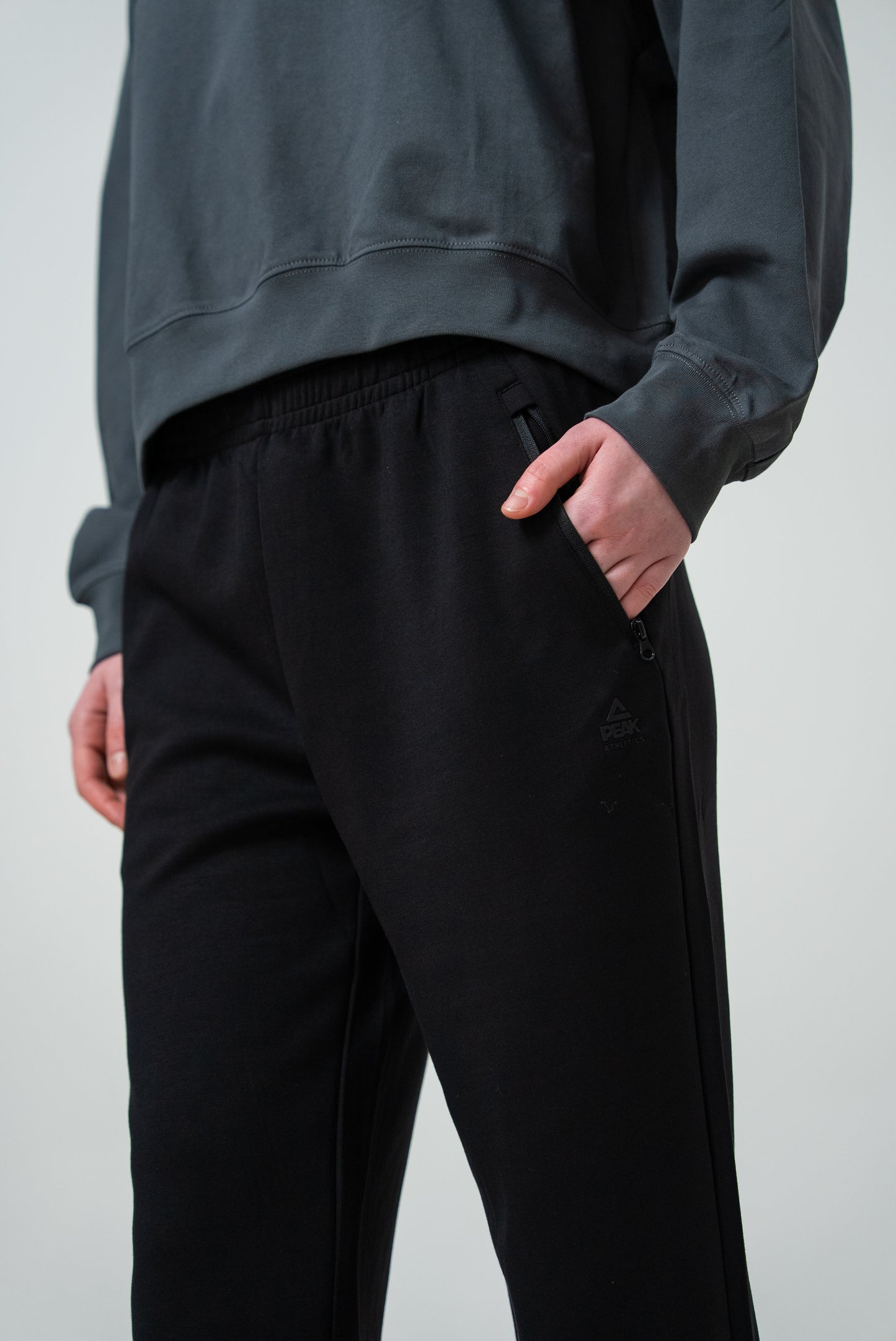 Женские спортивные штаны casual Peak FW3253322 black