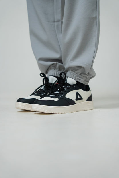 Adidași pentru bărbați Peak Casual  Retro Board EXT53527D black/white