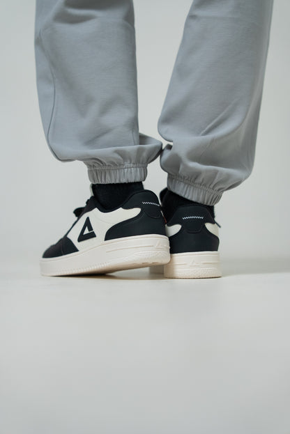 Adidași pentru bărbați Peak Casual  Retro Board EXT53527D black/white