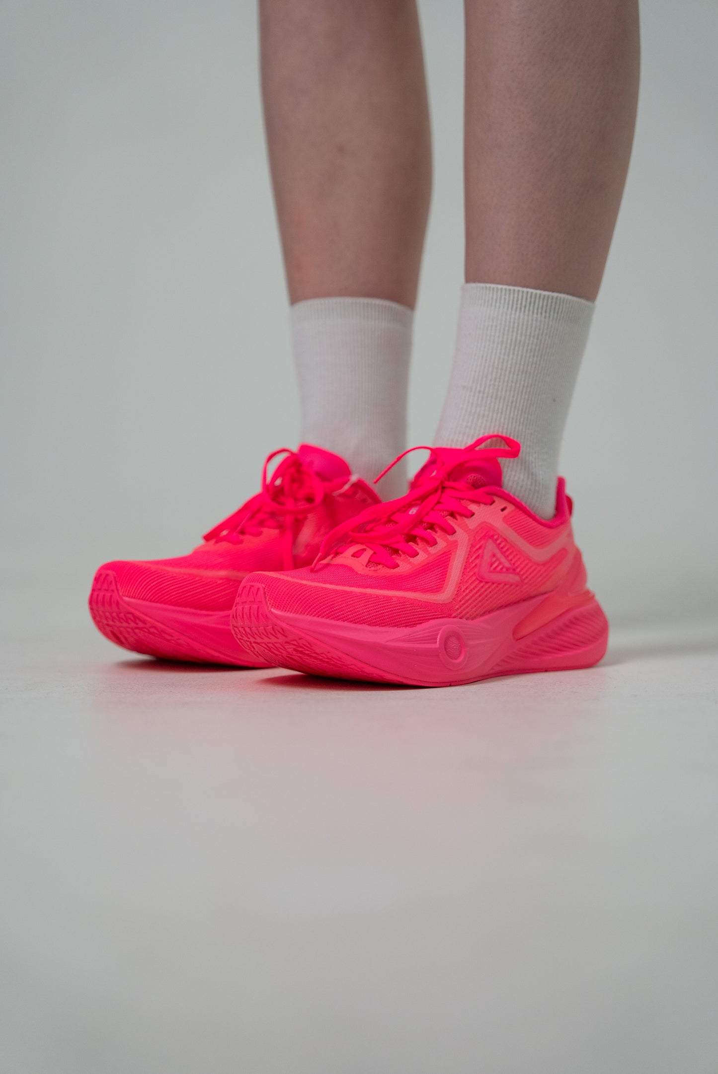 Кроссовки женские для бега Peak Taichi 7.0 PRO ET52628H fluorescent bright red