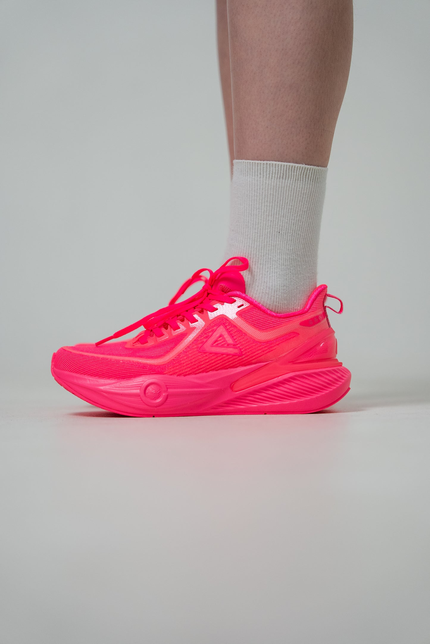 Кроссовки женские для бега Peak Taichi 7.0 PRO ET52628H fluorescent bright red
