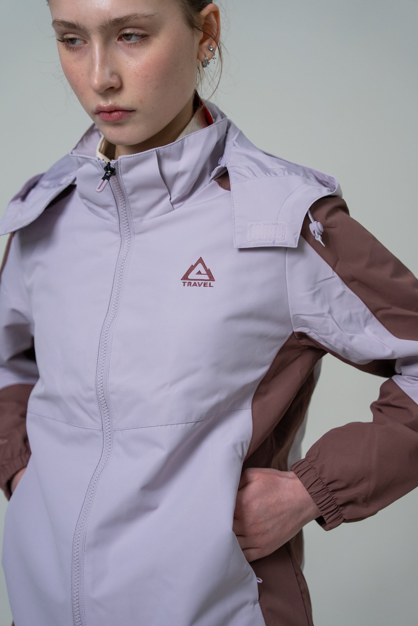 Женская водонепроницаемая ветровка Peak Travel FW2253008 puple