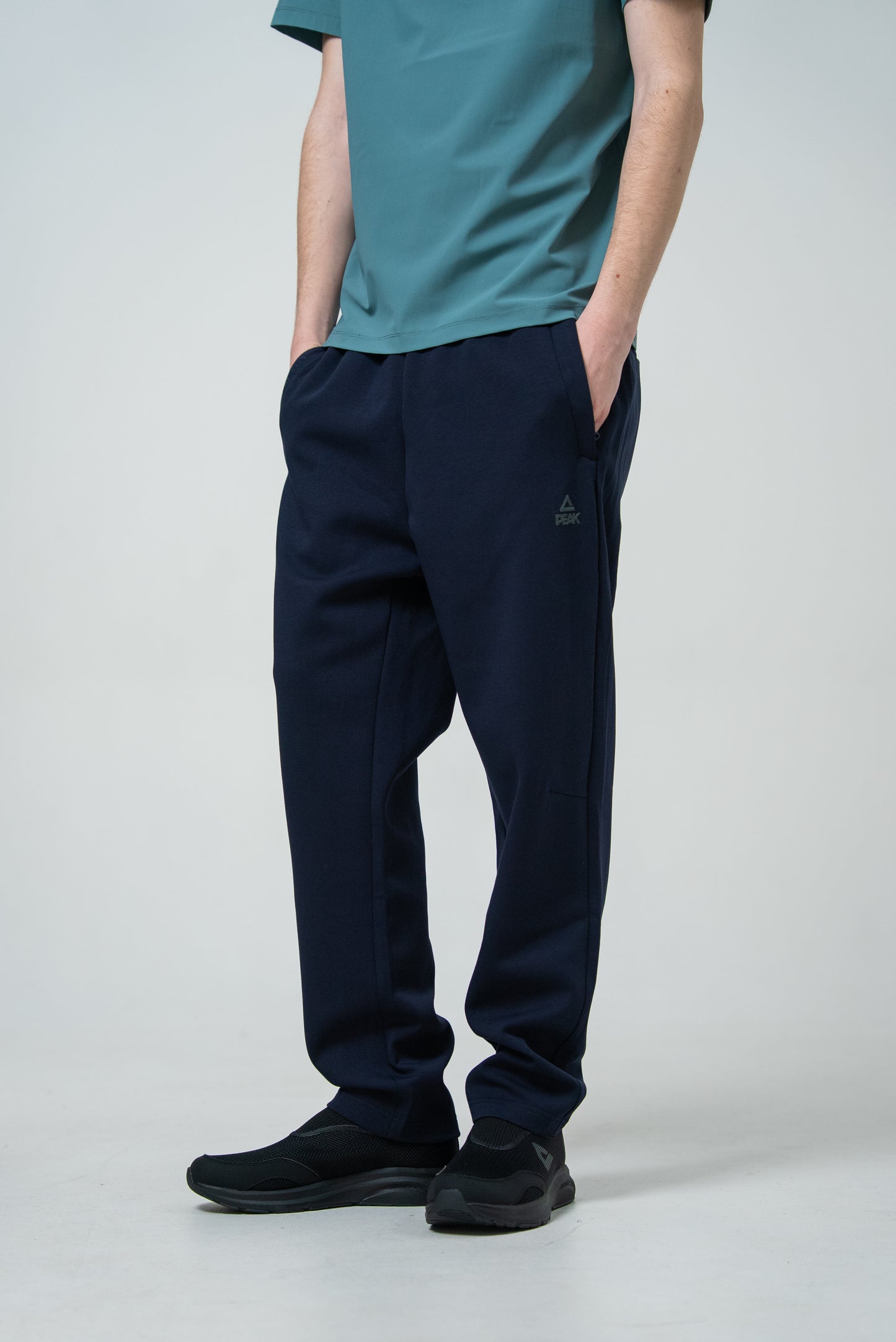 Кроссовки мужские Peak Casual EXT53421J all black