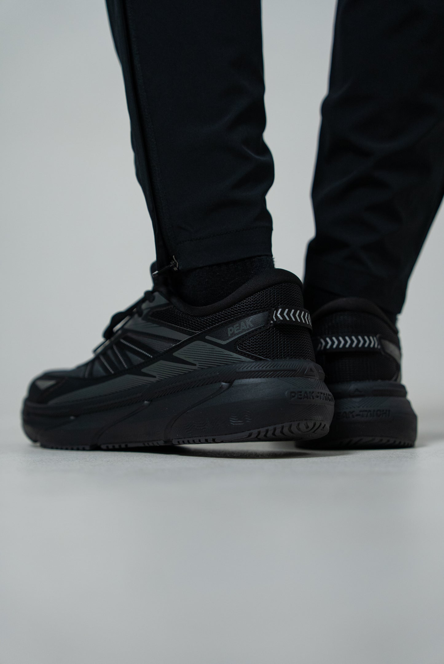 Adidași pentru bărbați Peak Casual EXT53807D black/grey