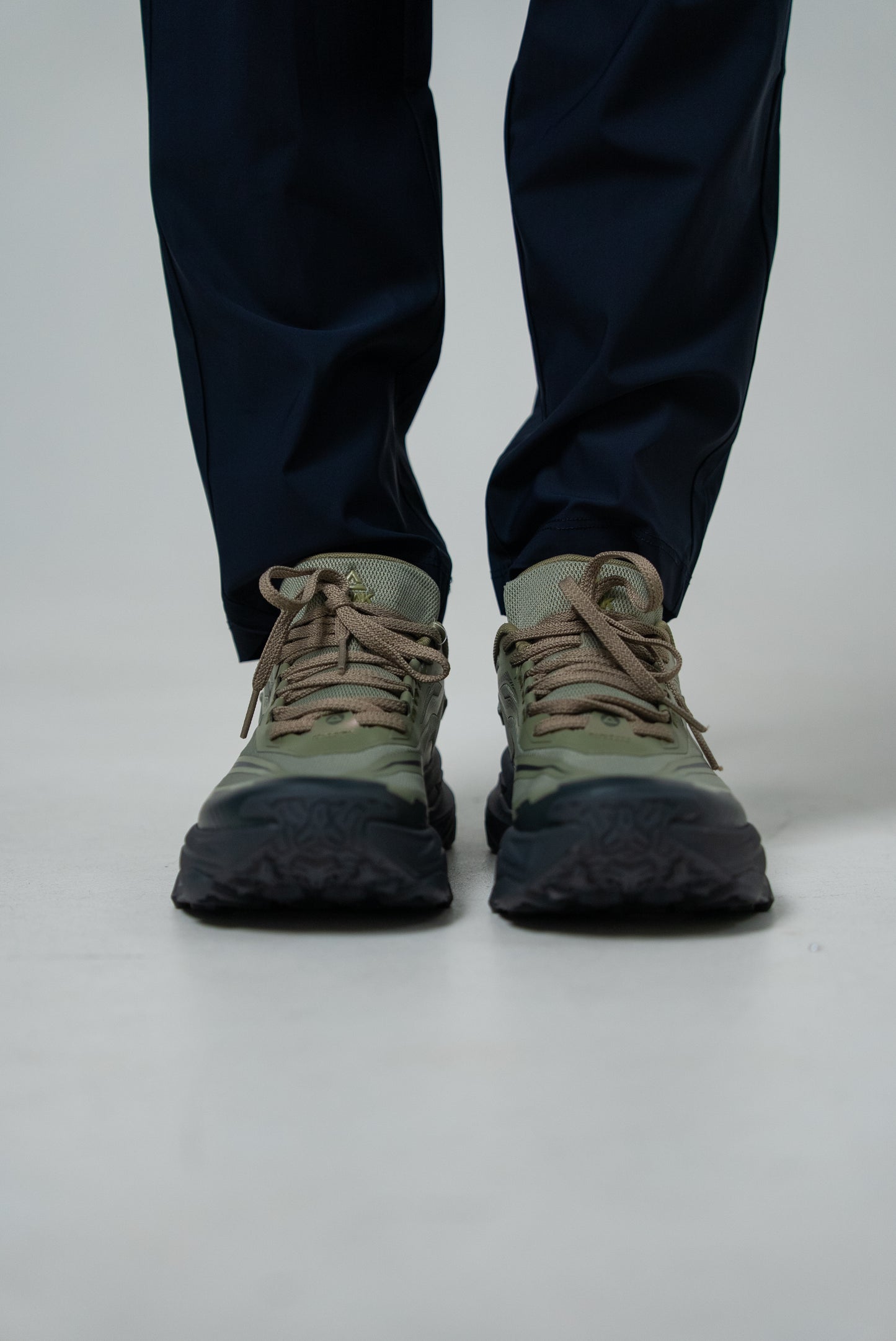 Кроссовки мужские Peak Casual EXT53847G Traveller V1 ash green