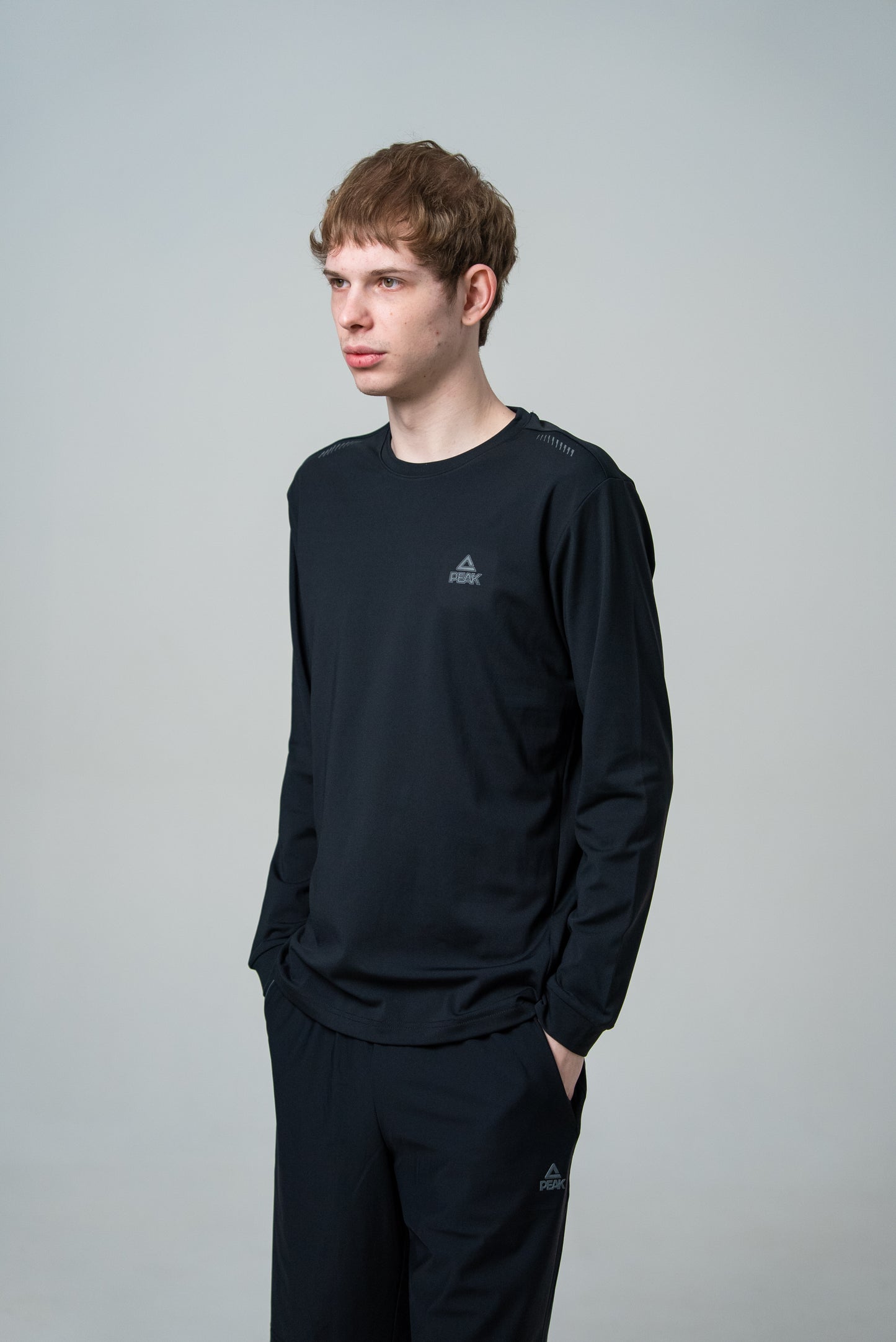 Мужской лонгслив  для бега Peak FW6253245 black