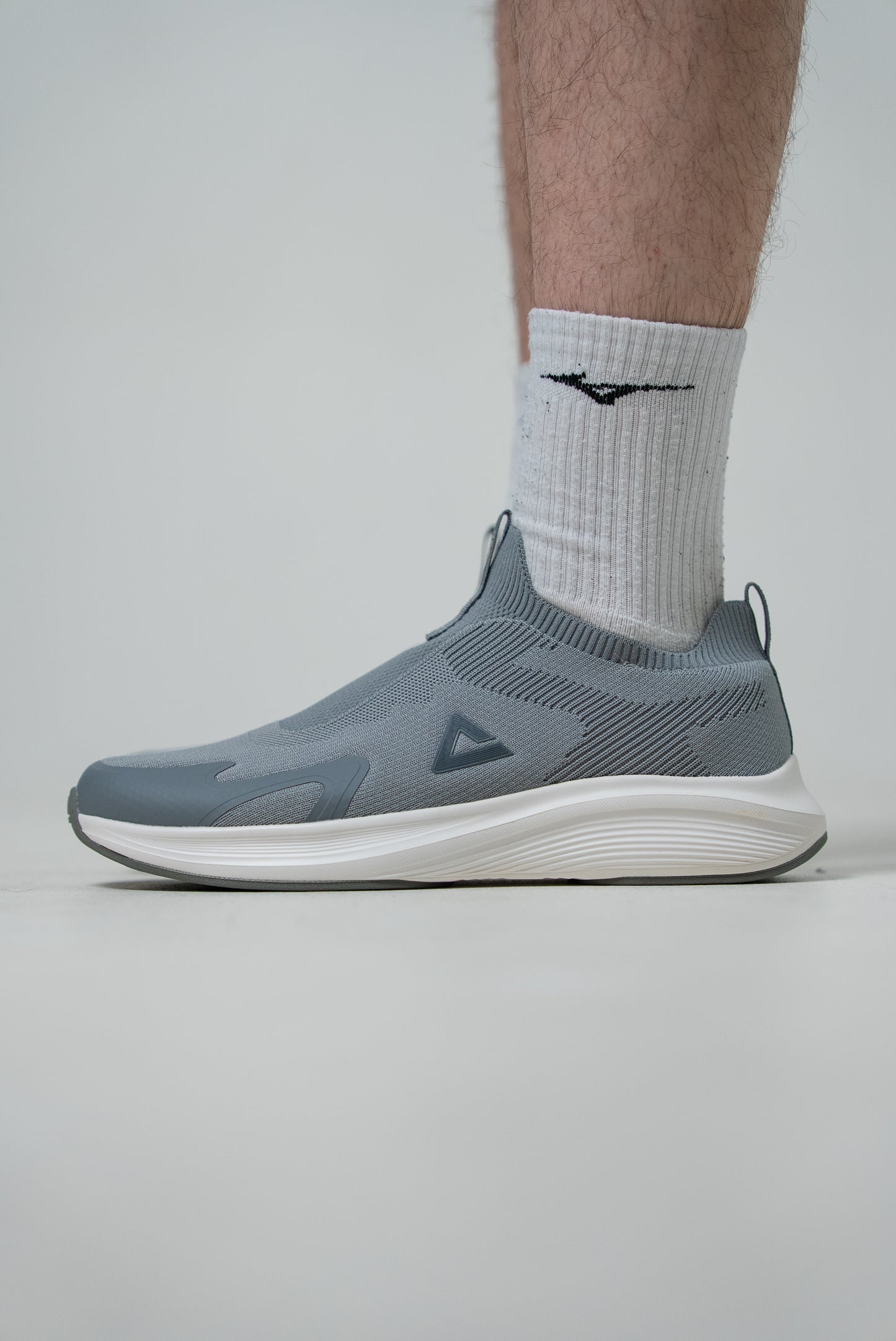 Adidașii pentru bărbați Peak Casual EW49307E grey
