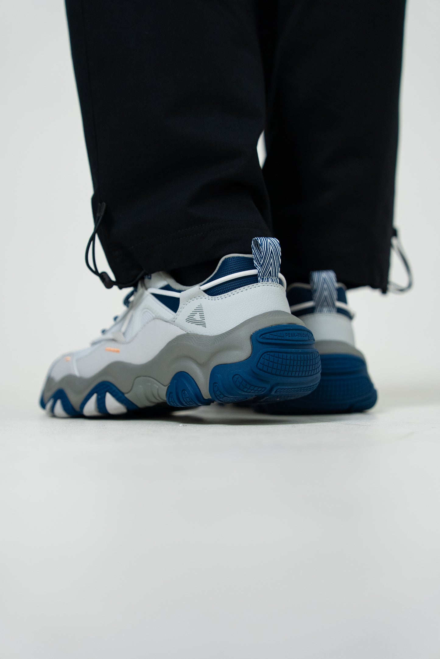 Adidași pentru bărbați Peak Casual EXT53787E lt.grey/navy